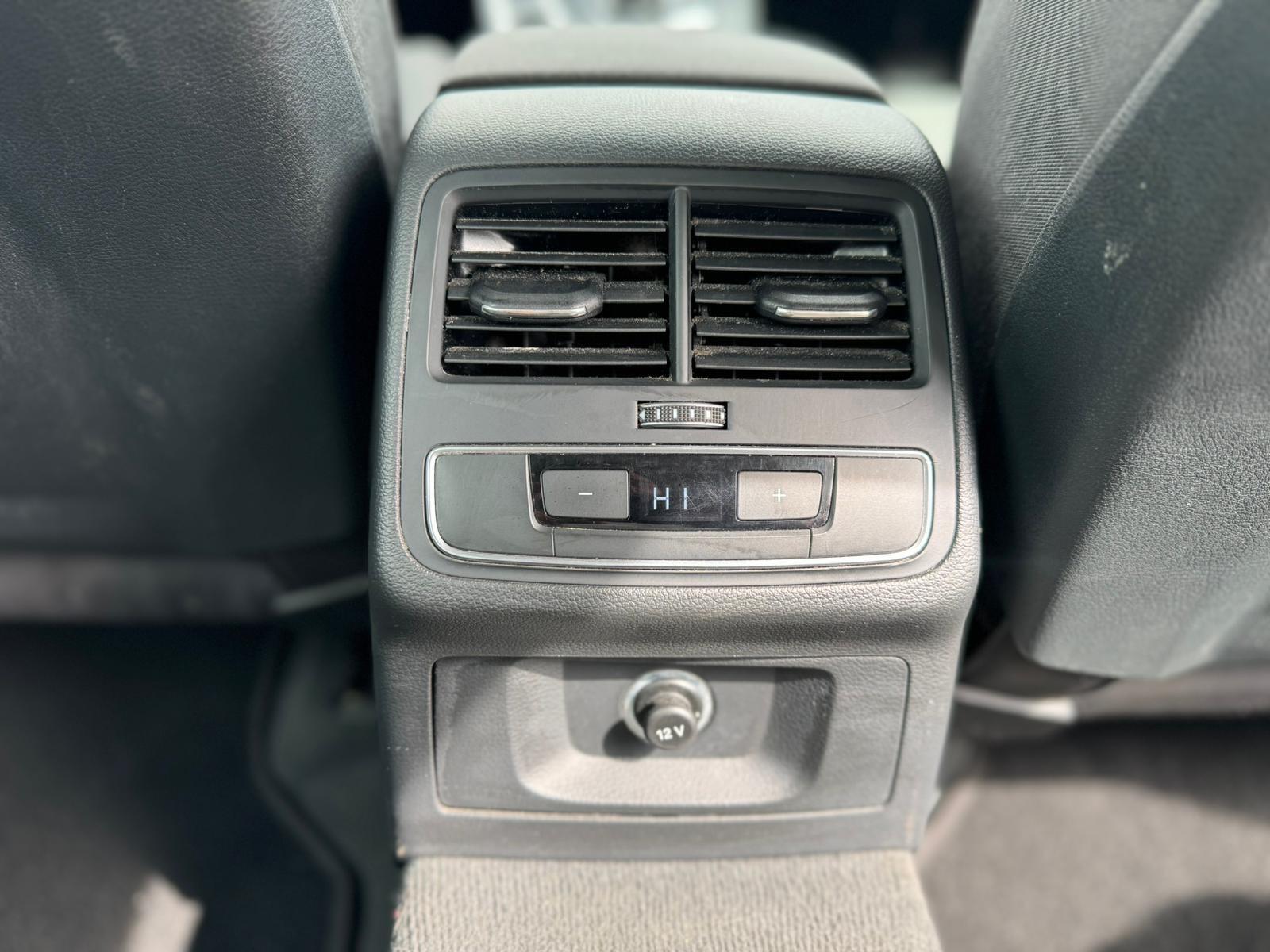 Audi A4 view 32