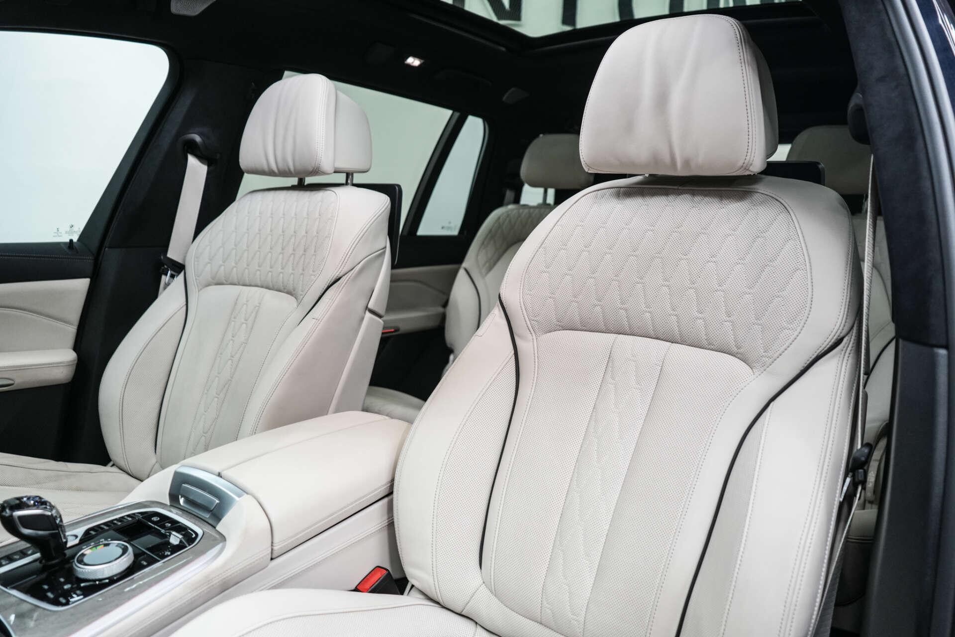 BMW X7 view 15