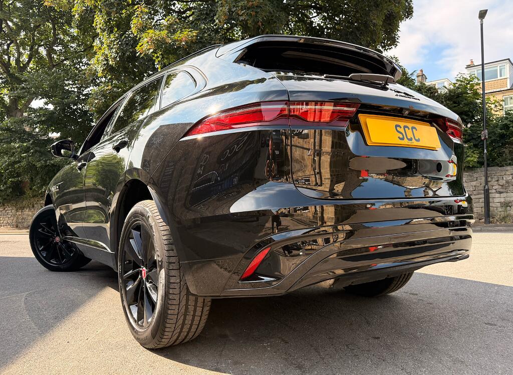 Jaguar F-Pace view 12