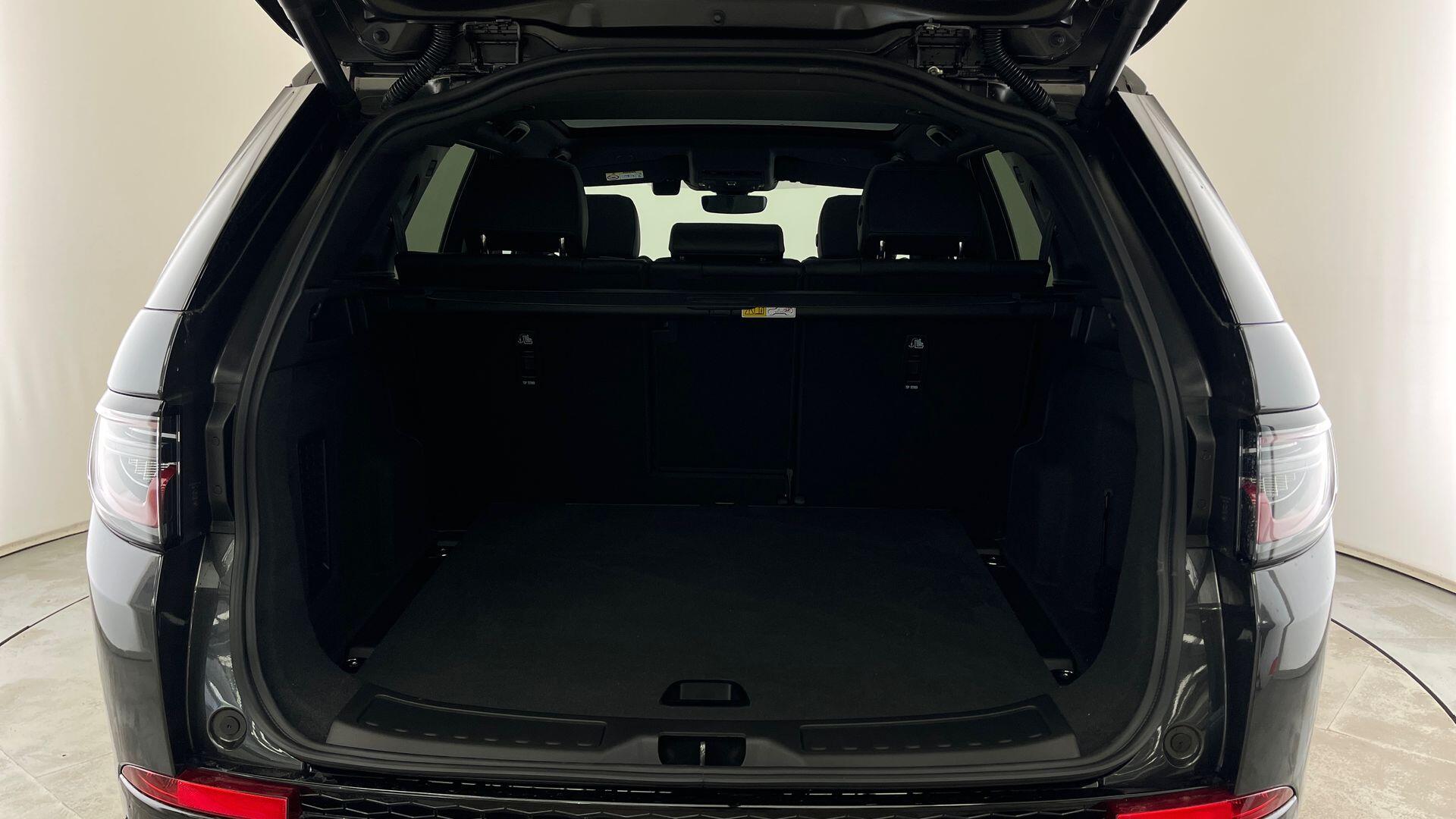 Land Rover Discovery Sport view 13