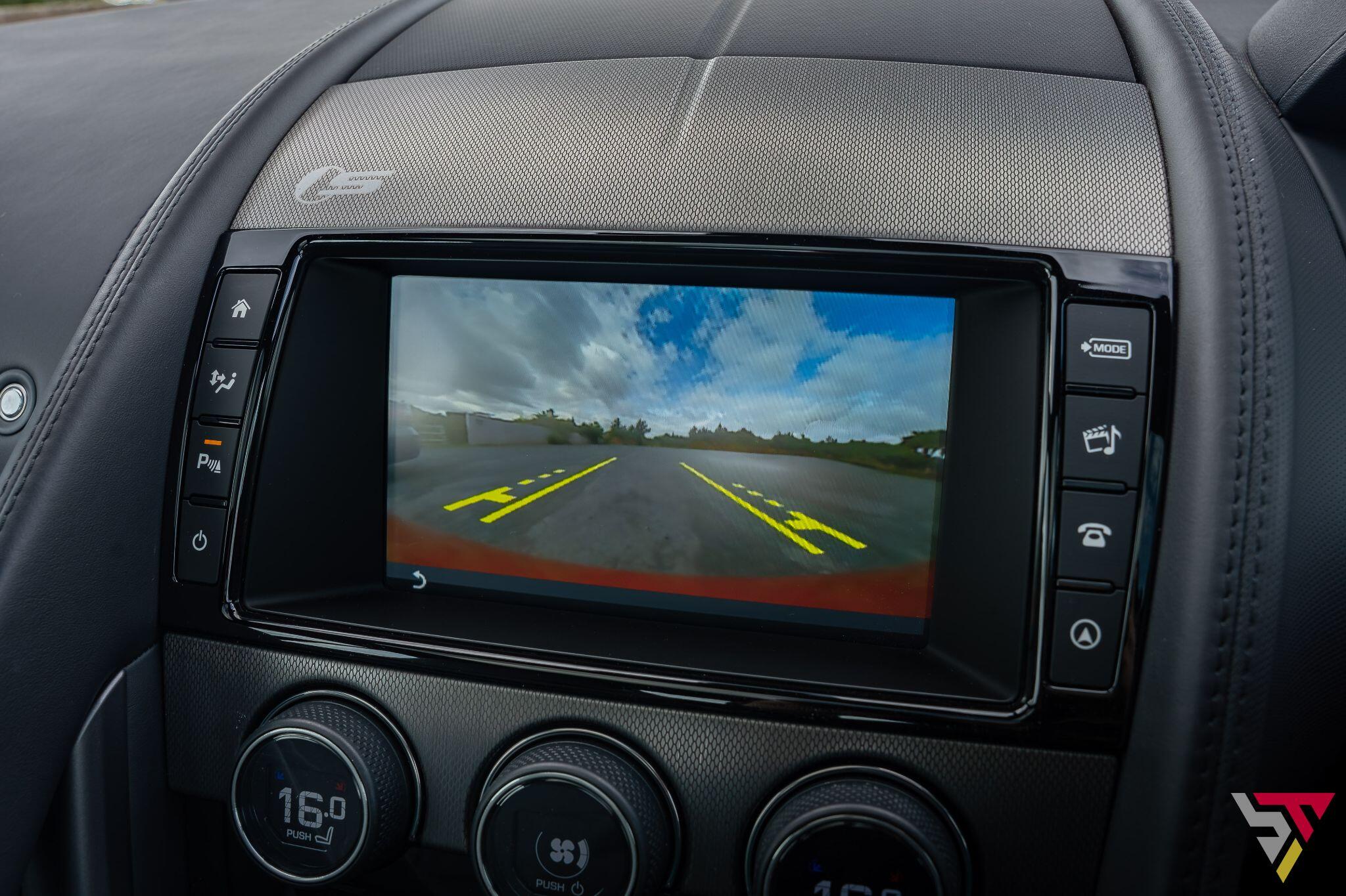 Jaguar F-Type view 21