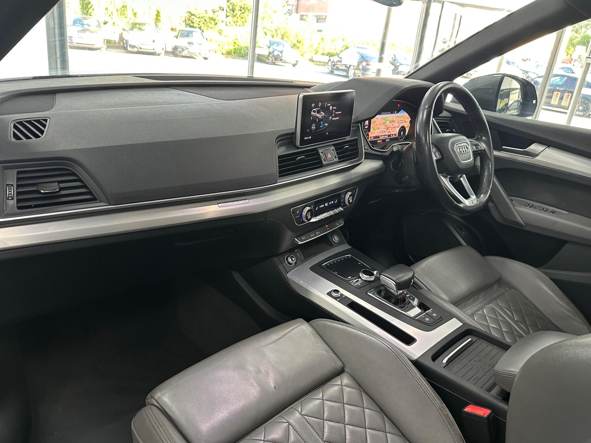 Audi Q5 view 41