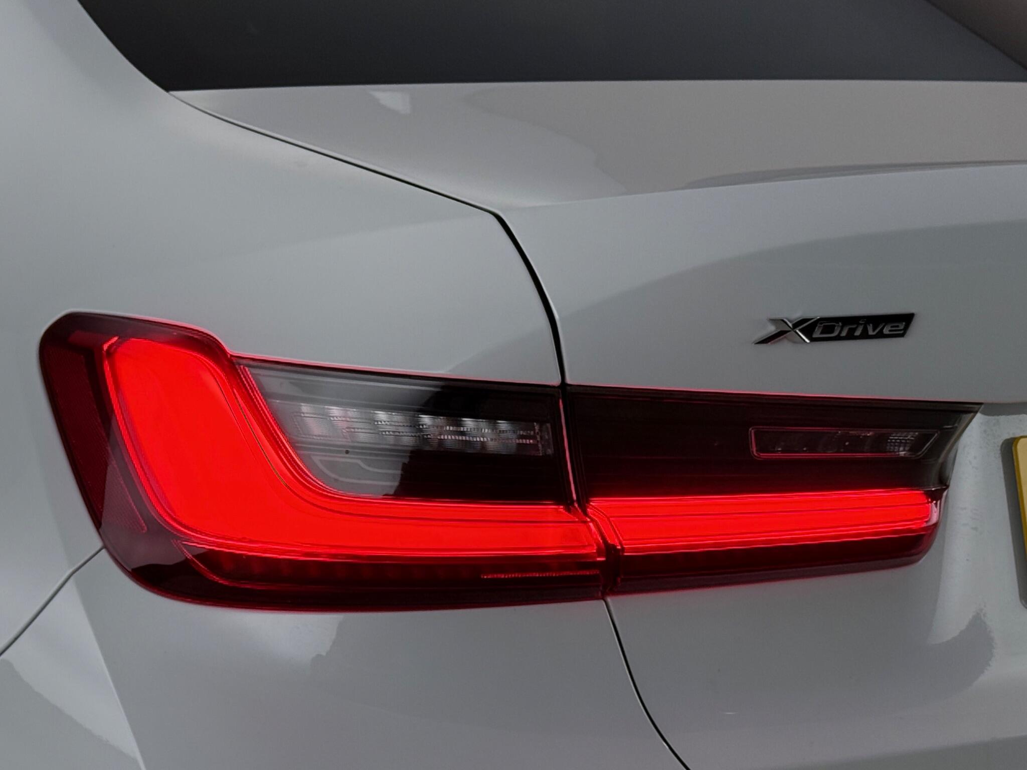 BMW 3 Series view 10