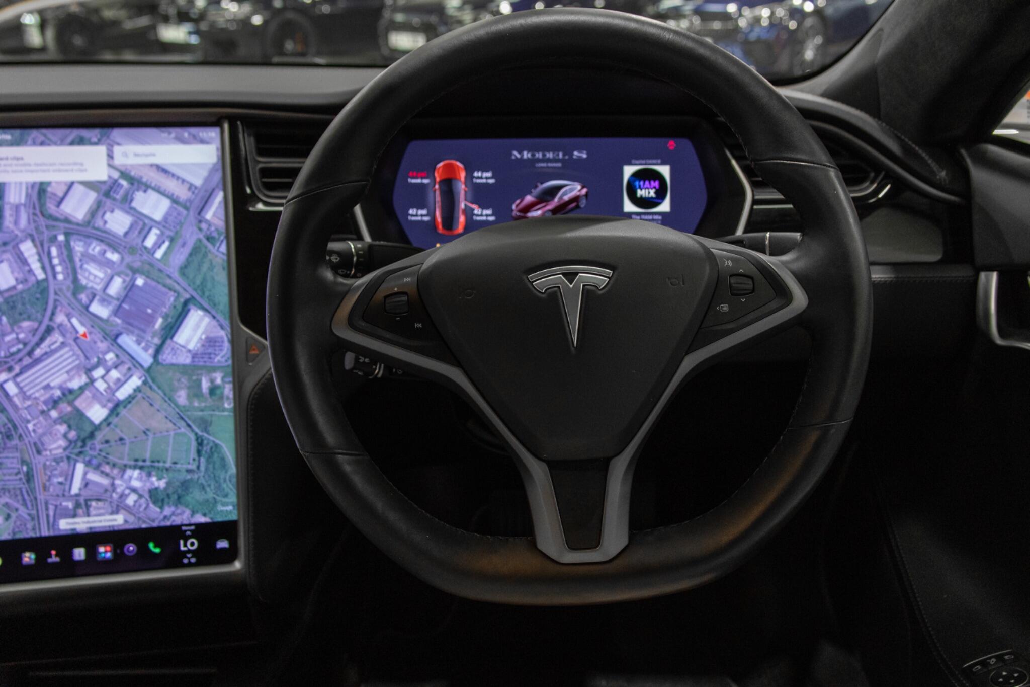 Tesla Model S view 15