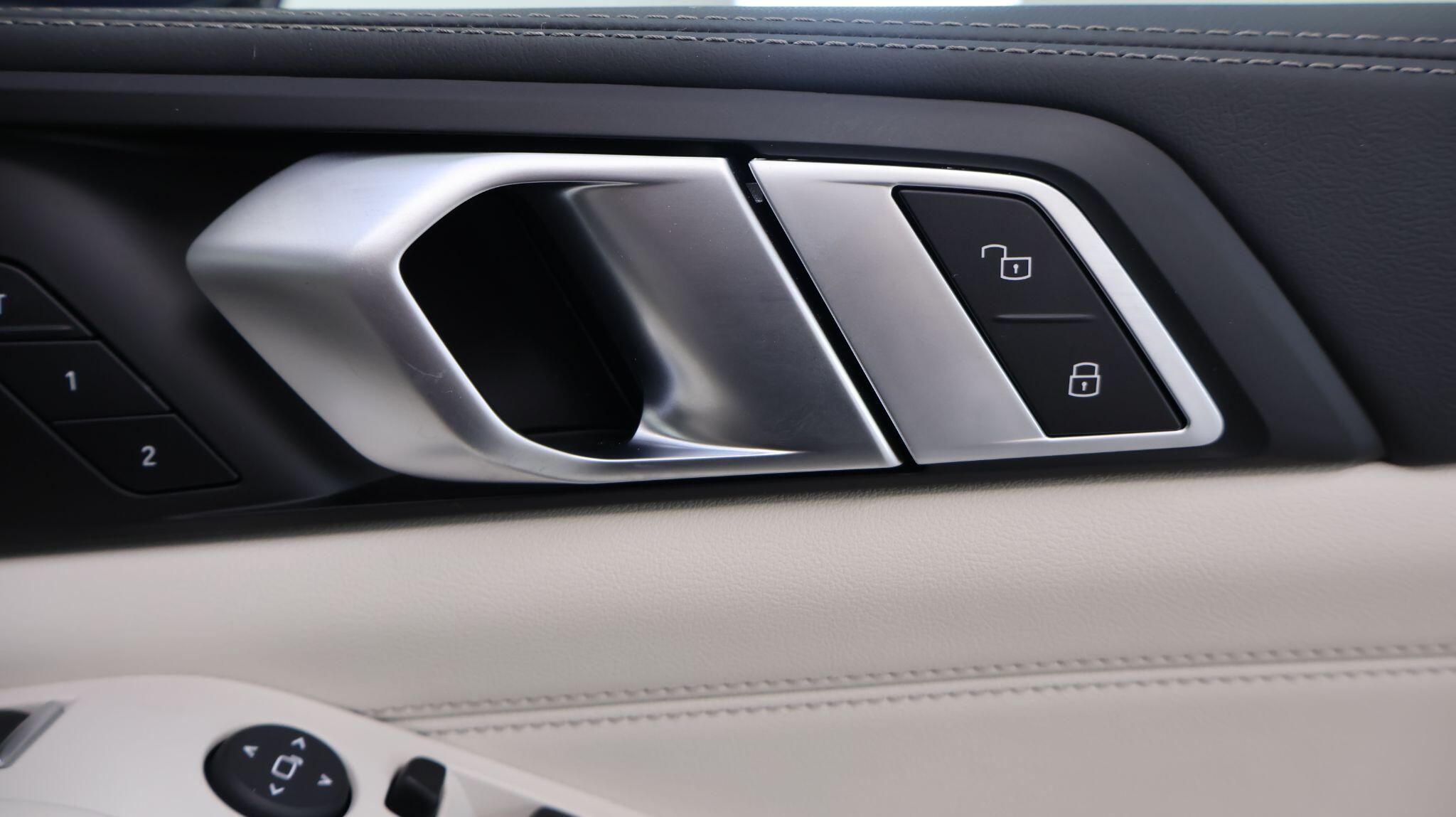 BMW X5 view 44