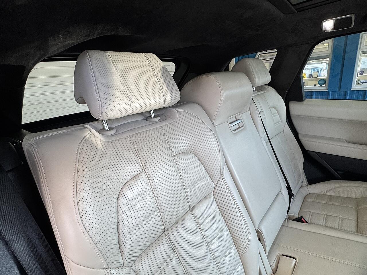Land Rover Range Rover Sport view 12