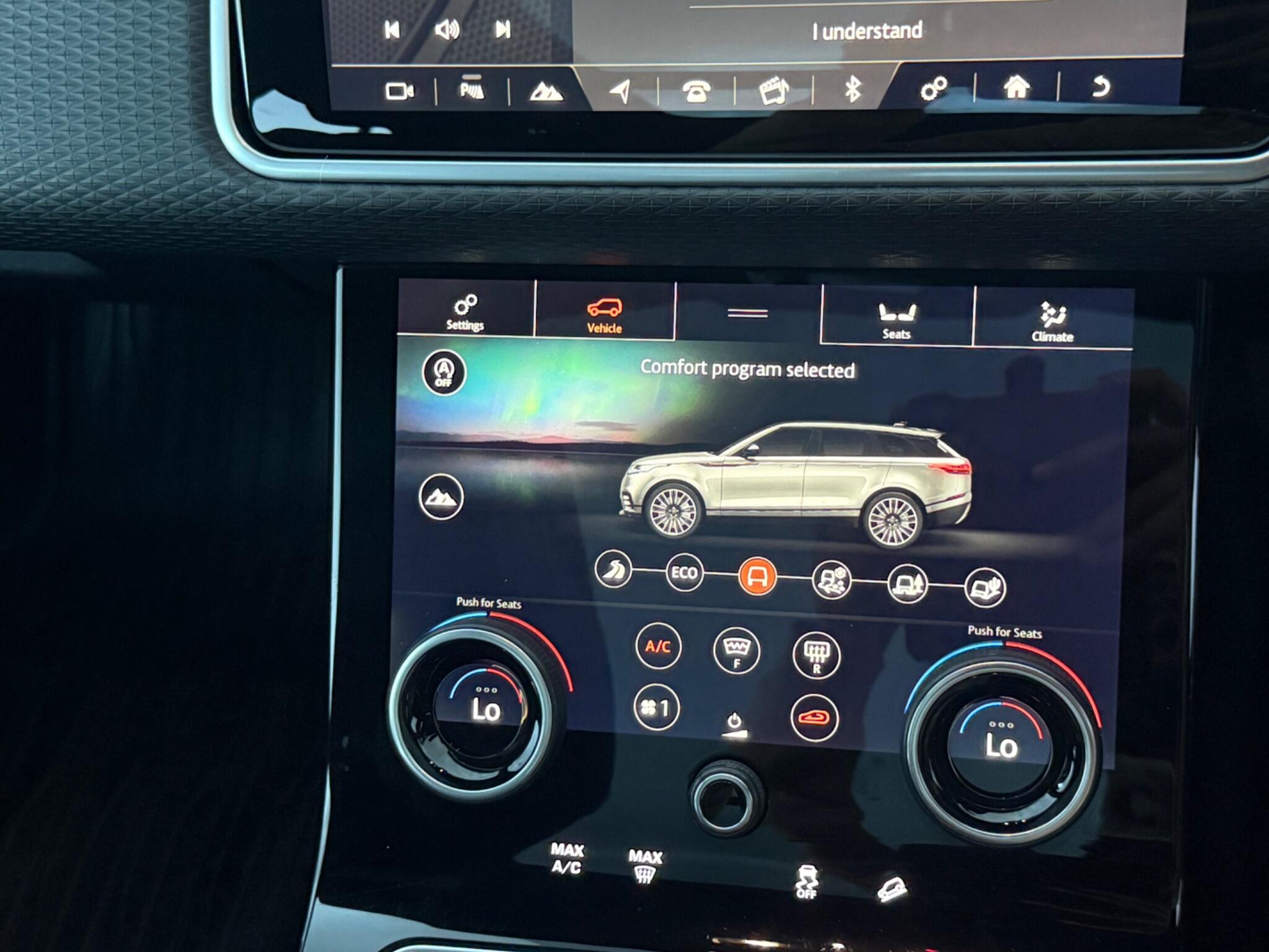Land Rover Range Rover Velar view 24