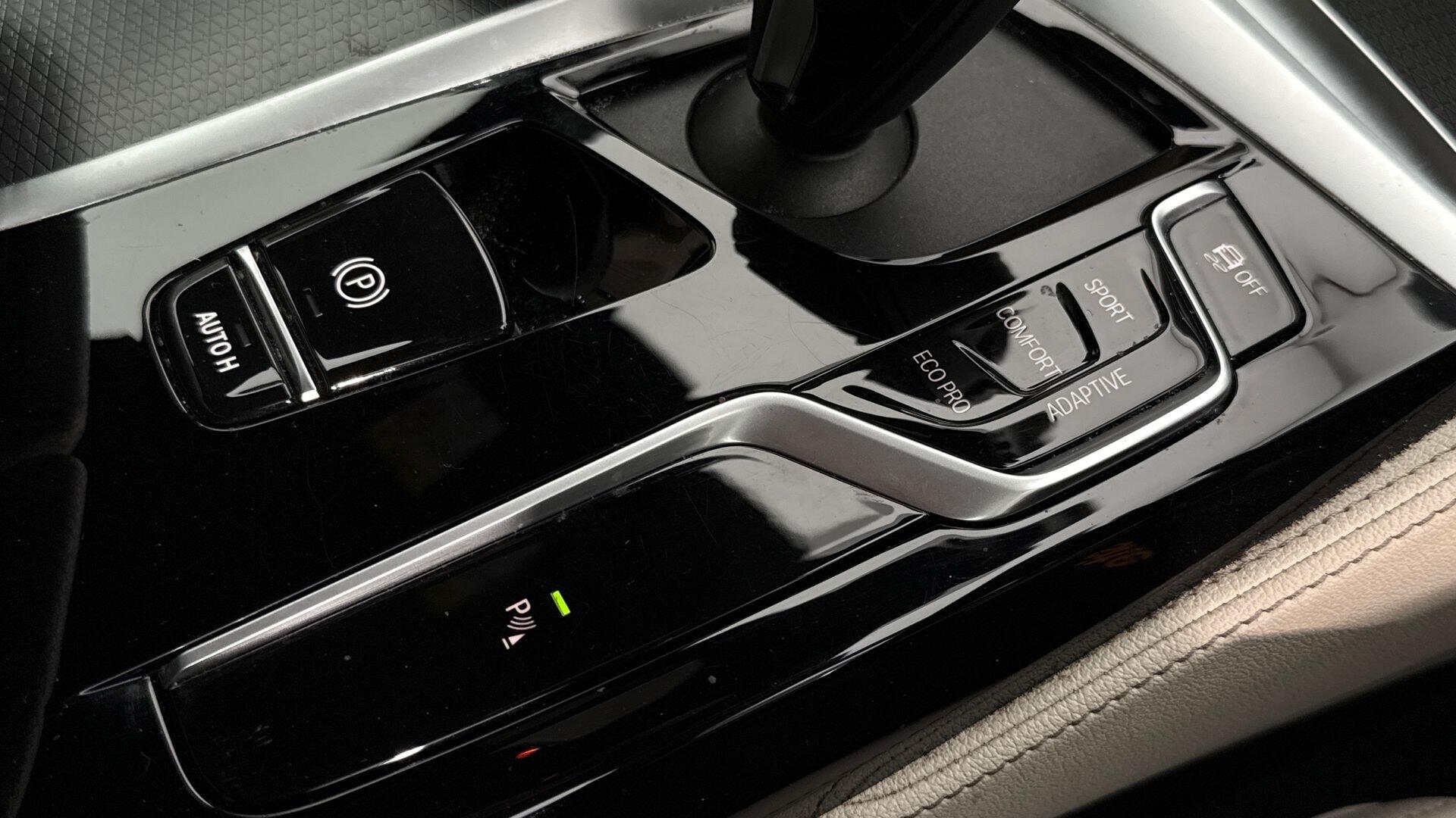 BMW 5 Series view 20