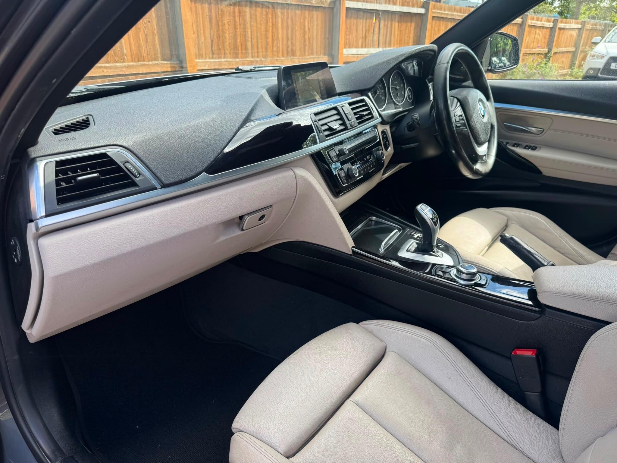 BMW 3 Series view 16