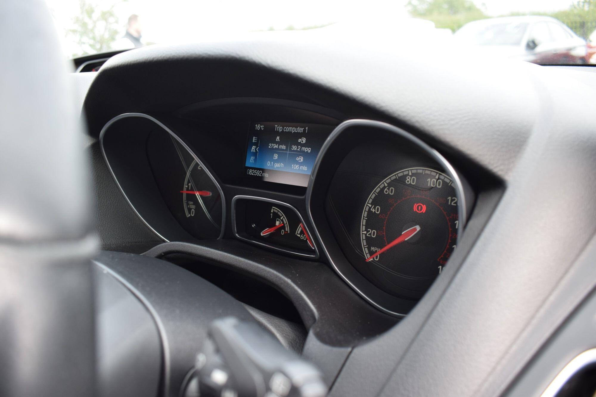 Ford Focus view 13