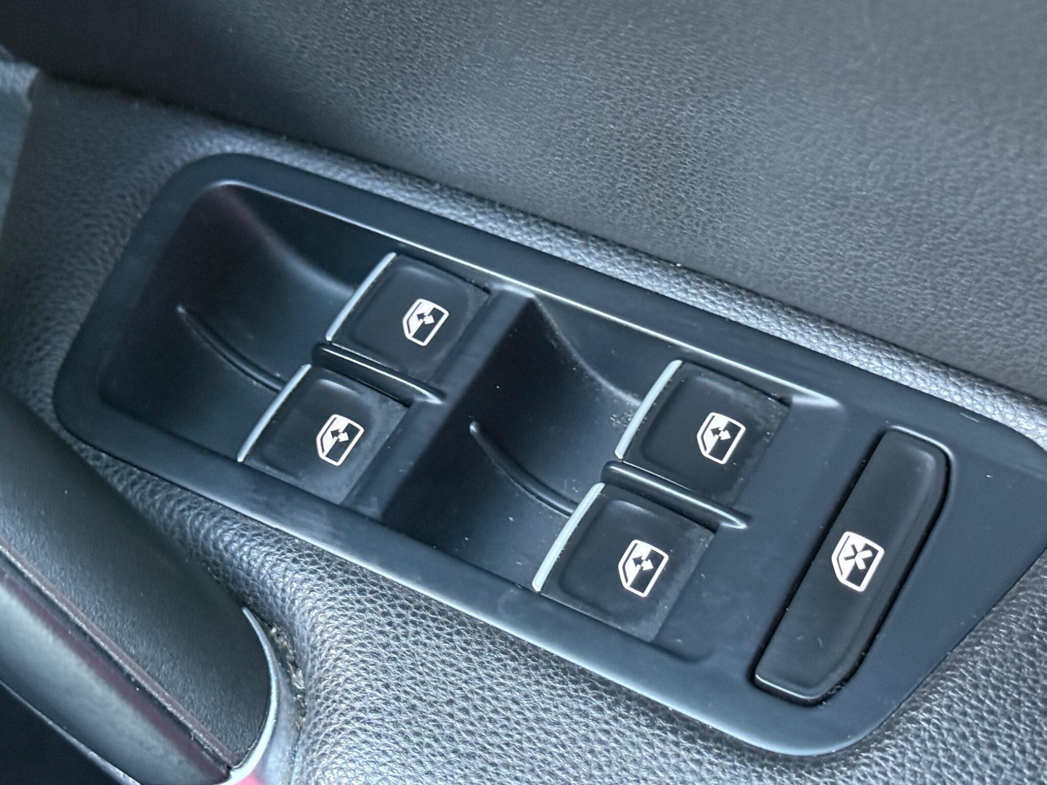 Volkswagen Golf - Image 63