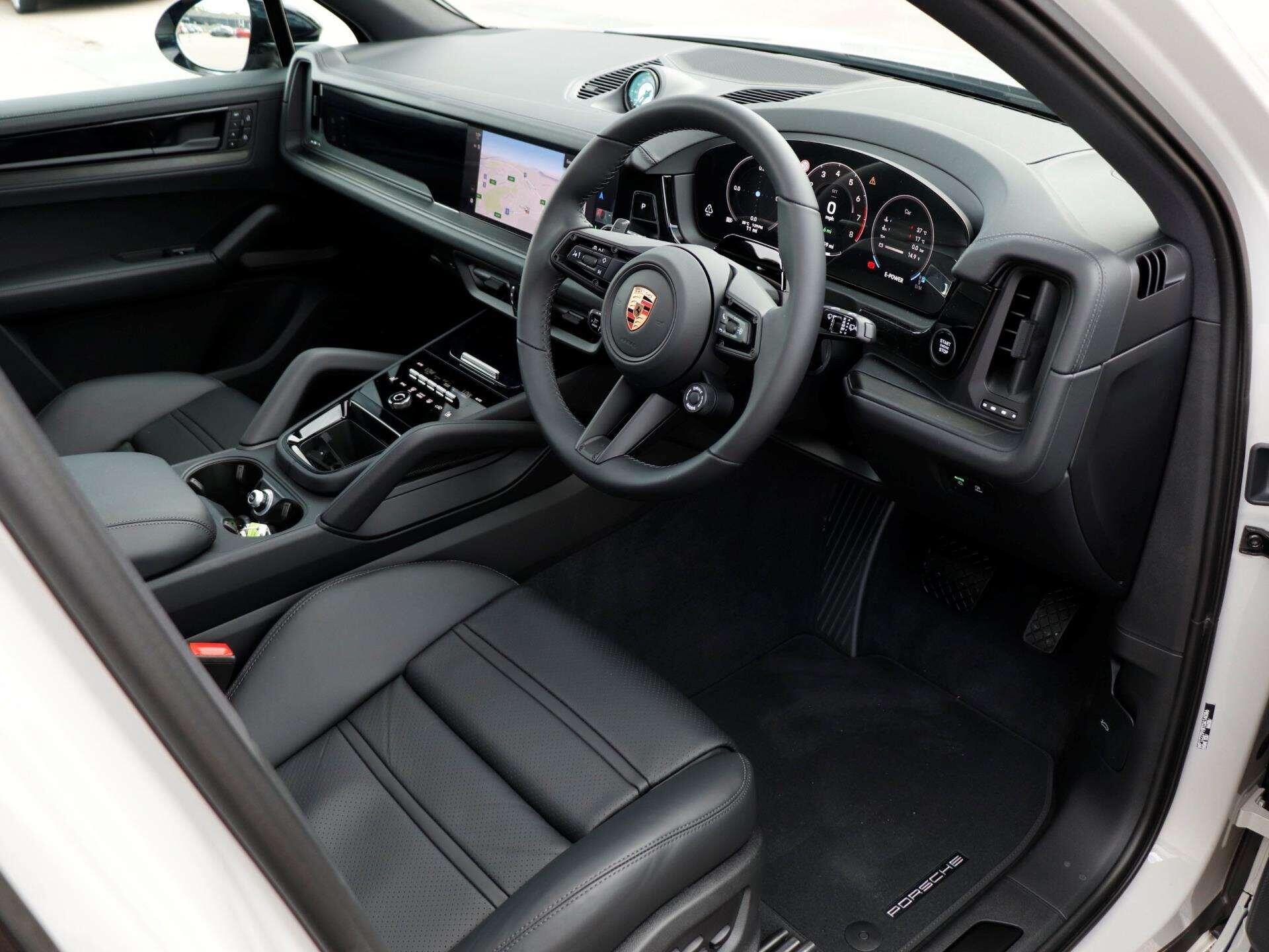Porsche Cayenne view 11