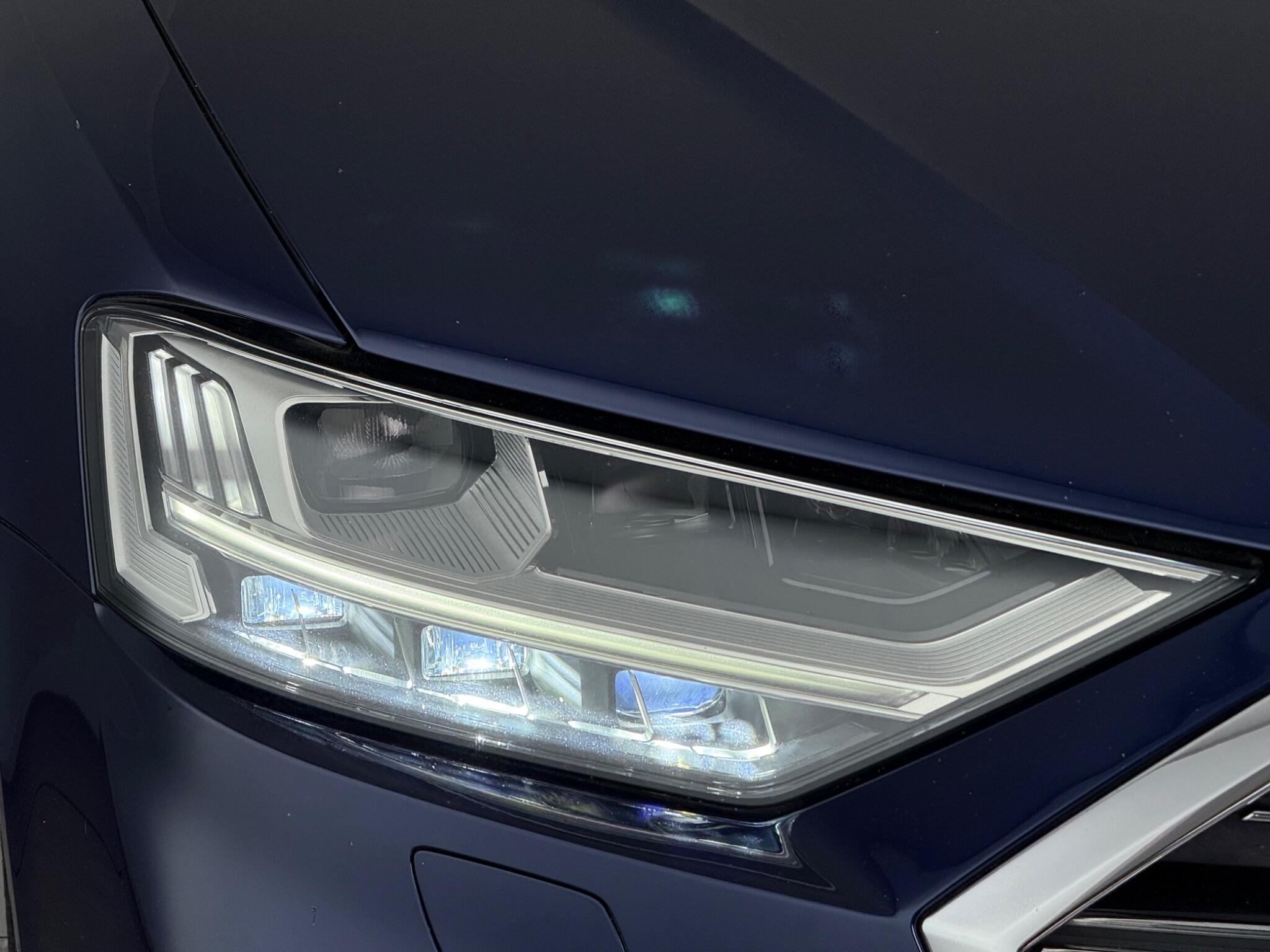 Audi A8 view 14