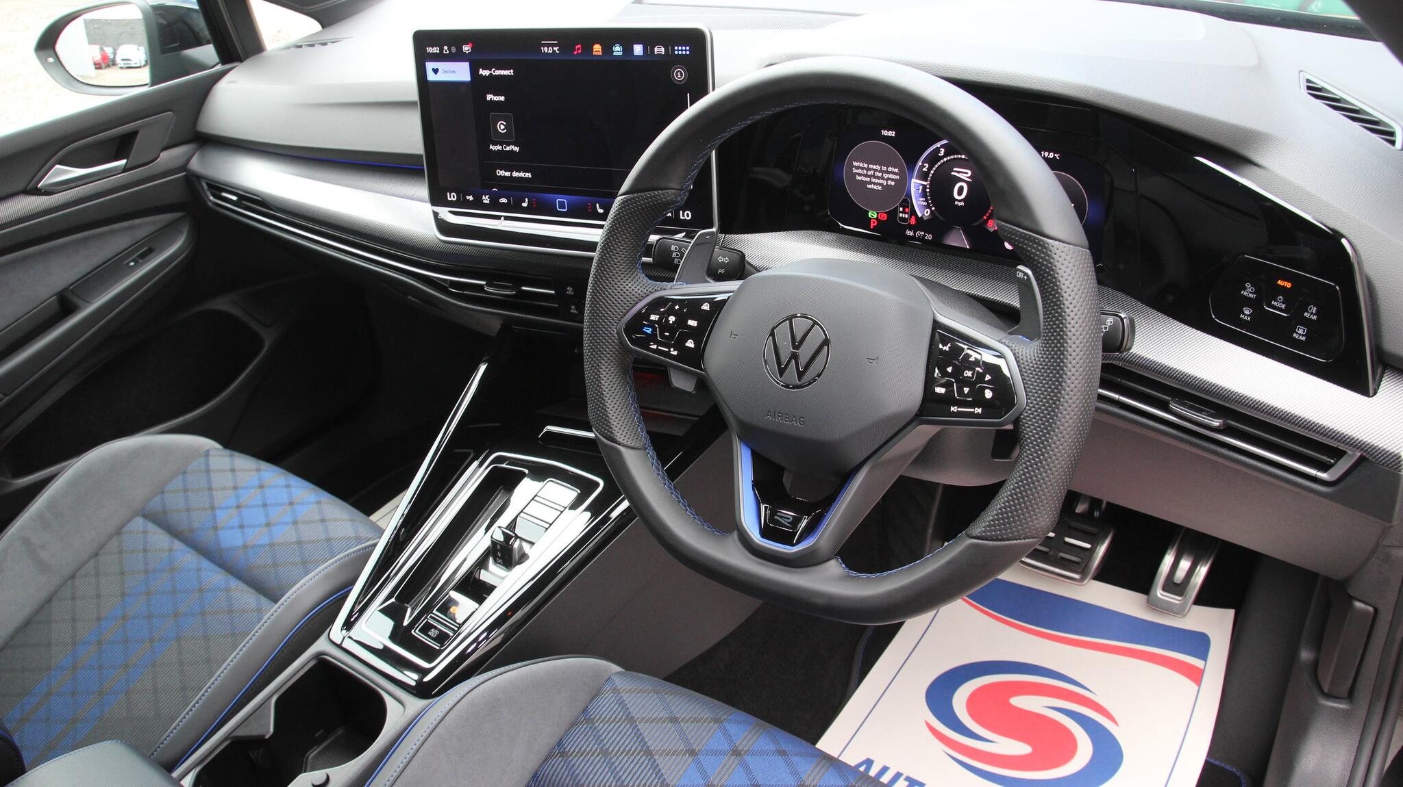 Volkswagen Golf view 14