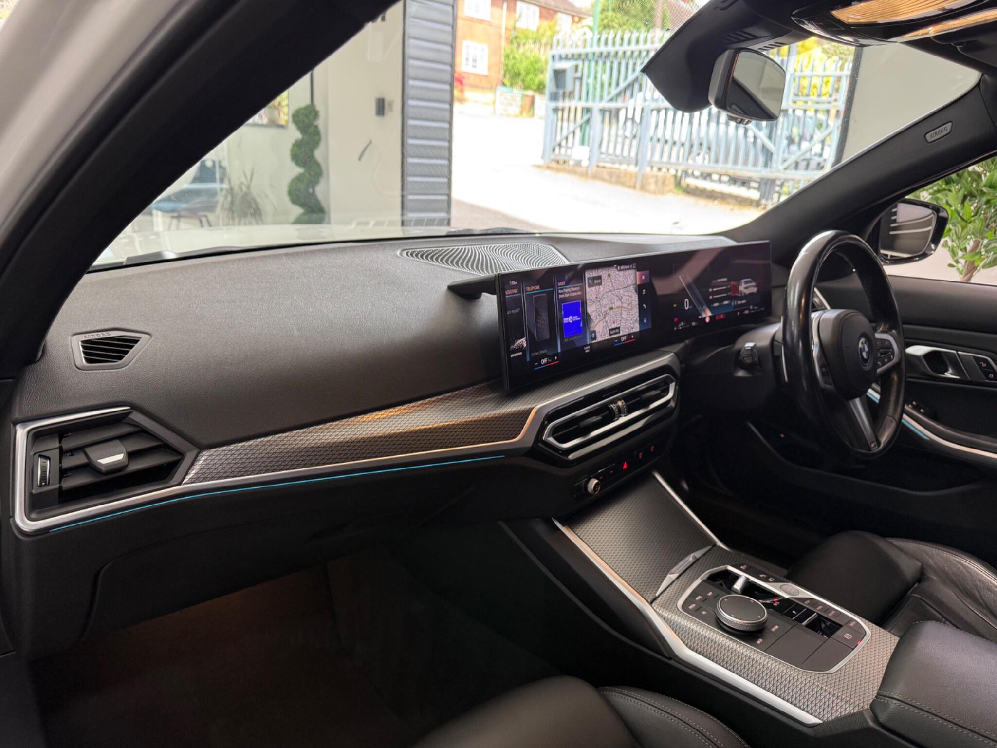 BMW 3 Series view 38