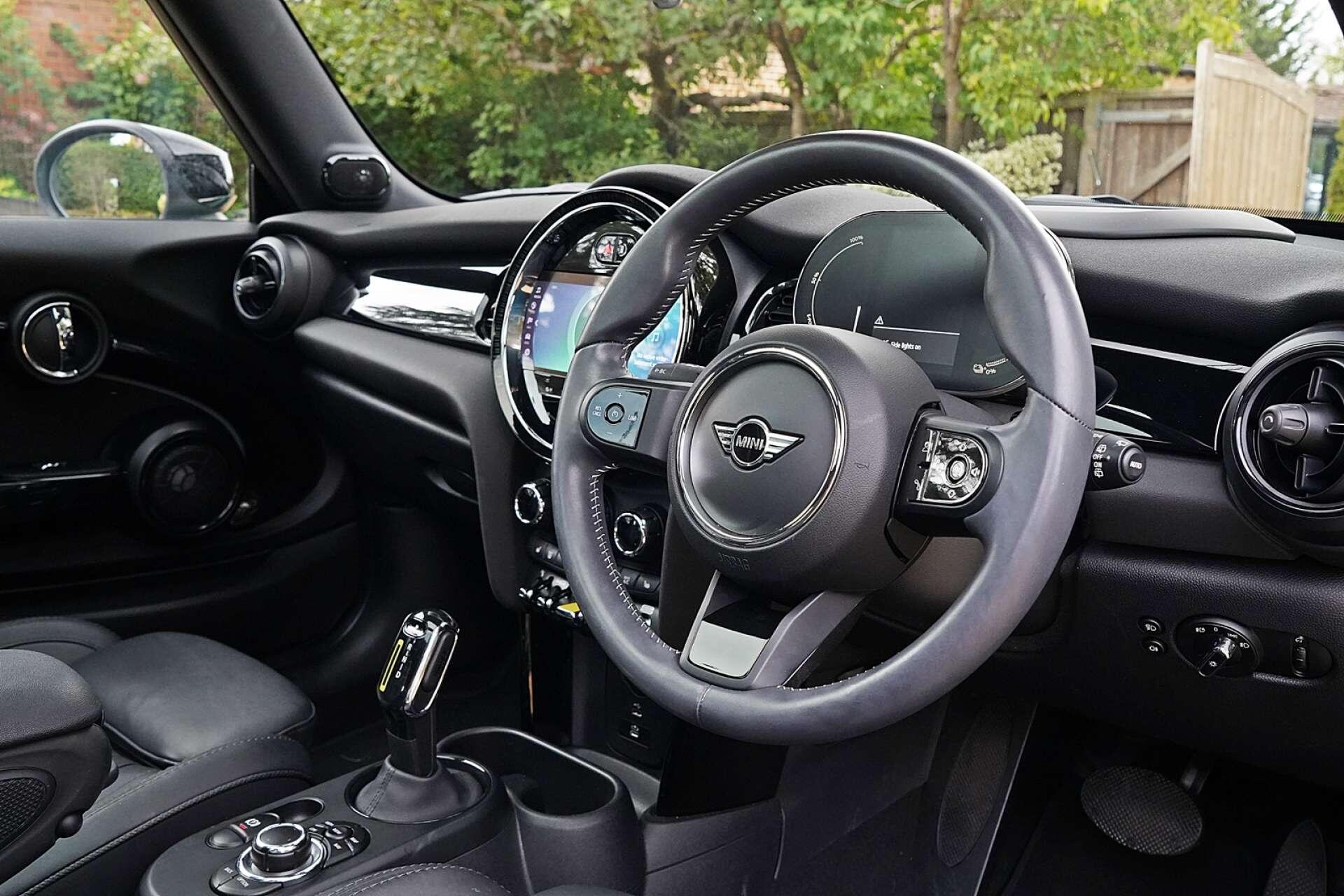 Mini Hatch view 16