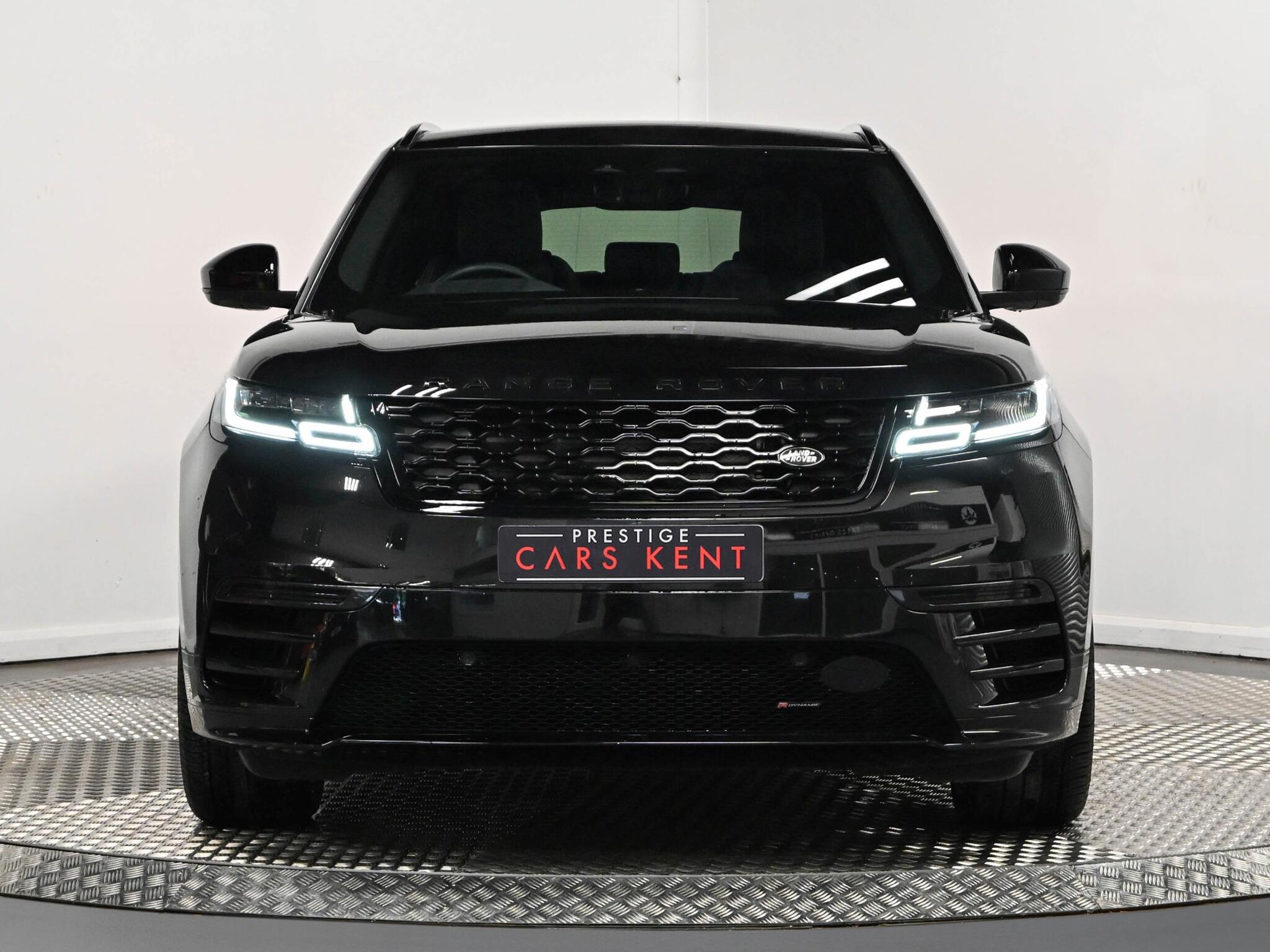 Land Rover Range Rover Velar view 39