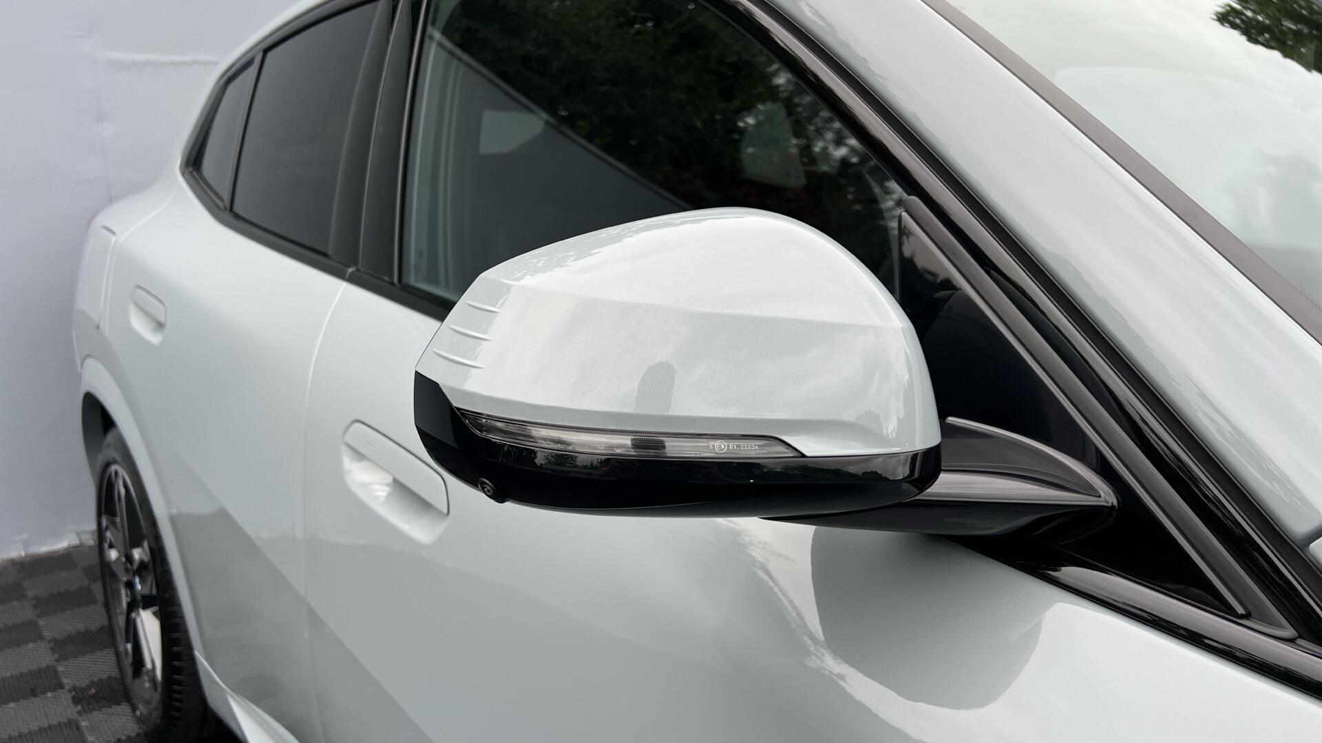 BMW Ix2 view 26