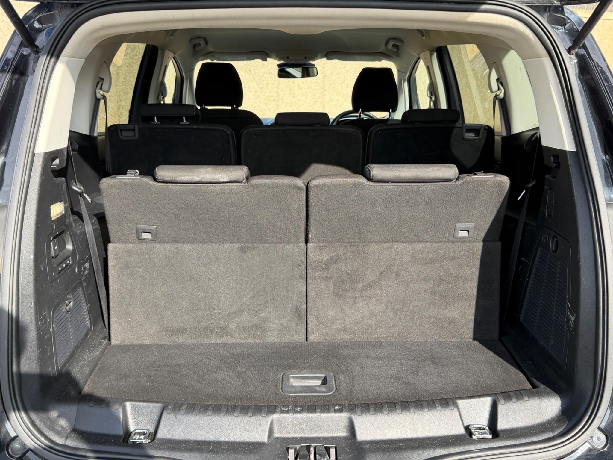 Ford S-Max view 29
