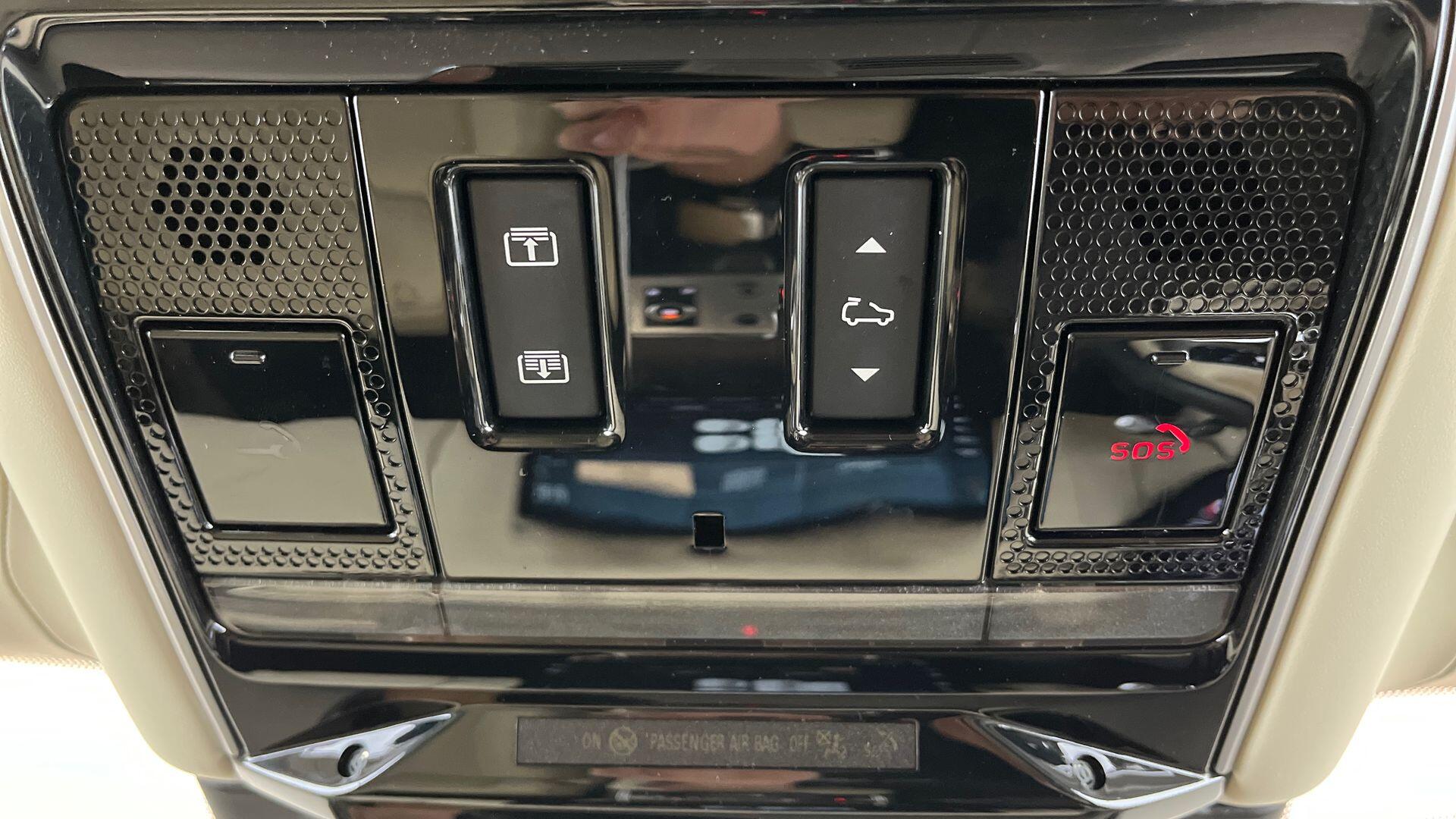 Land Rover Range Rover view 23