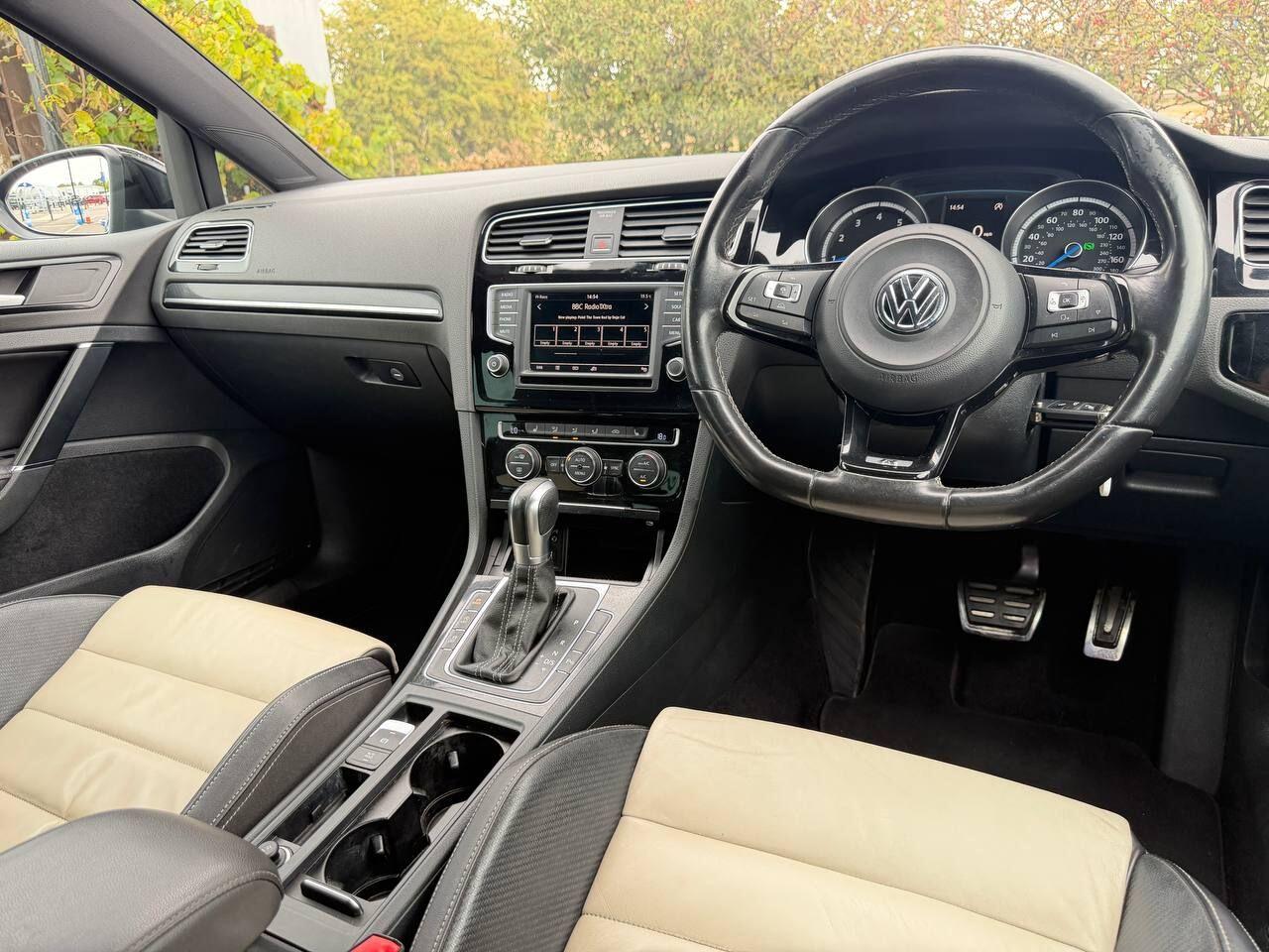 Volkswagen Golf view 32