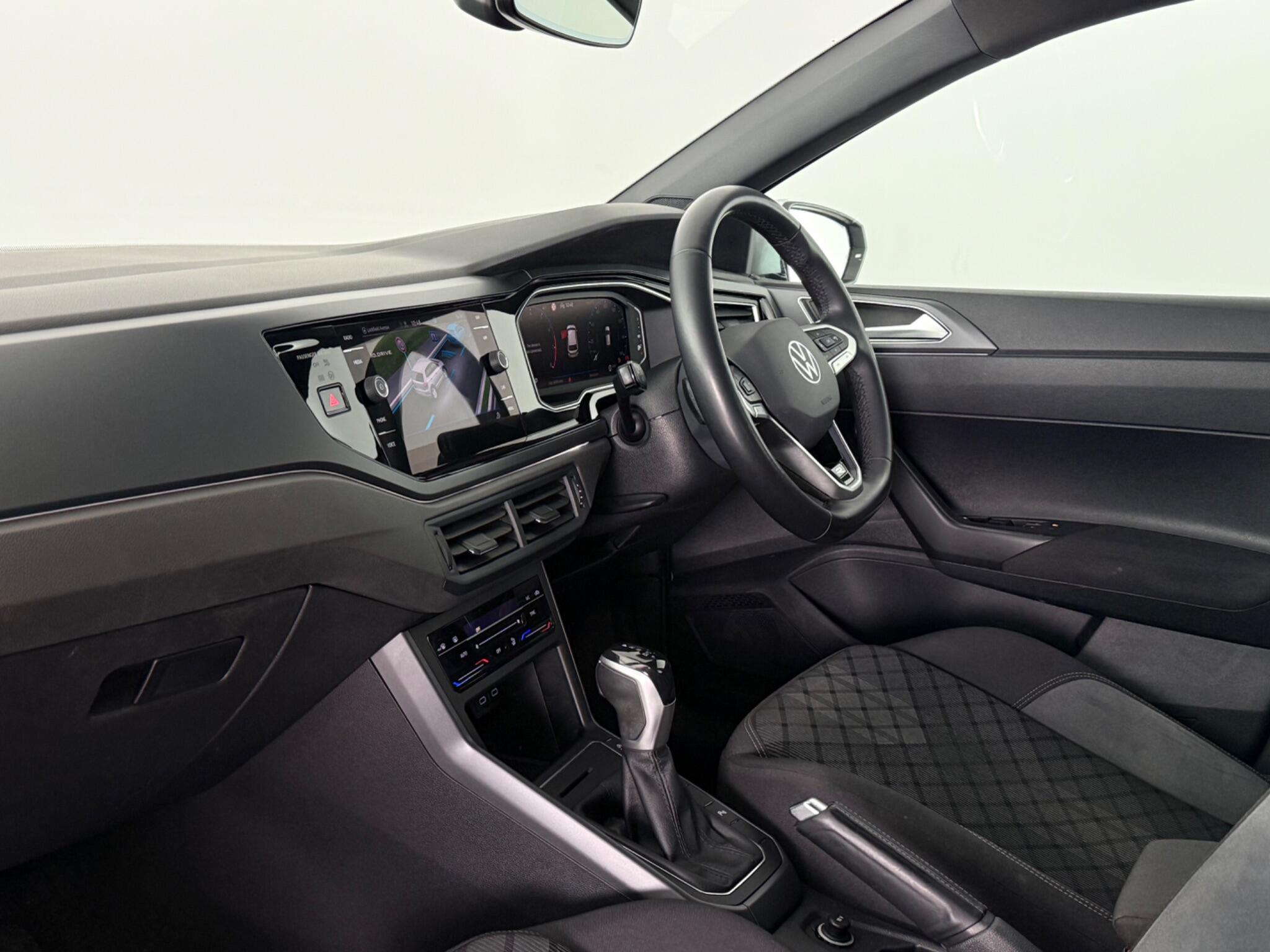 Volkswagen Polo view 12