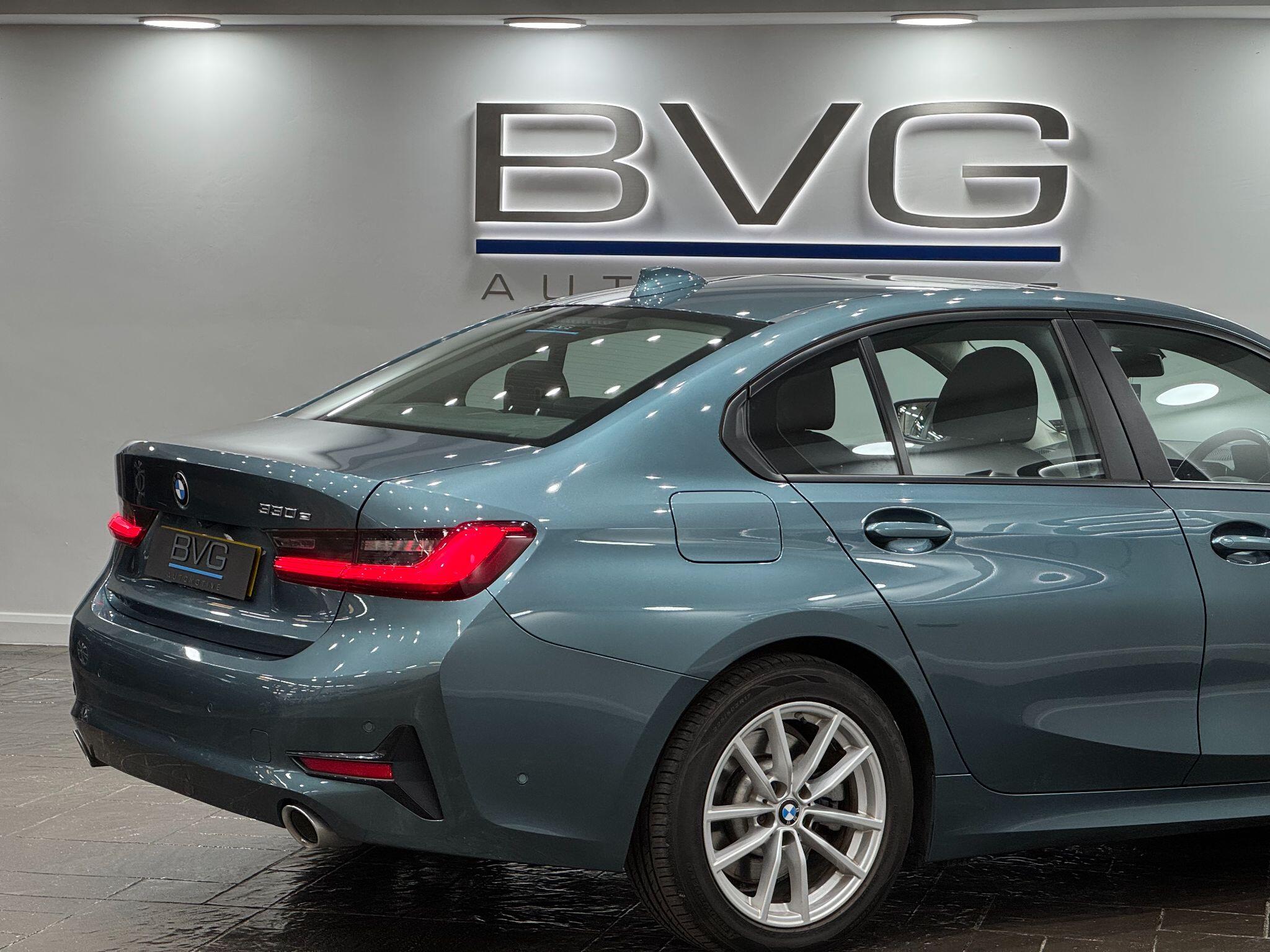 BMW 3 Series view 20