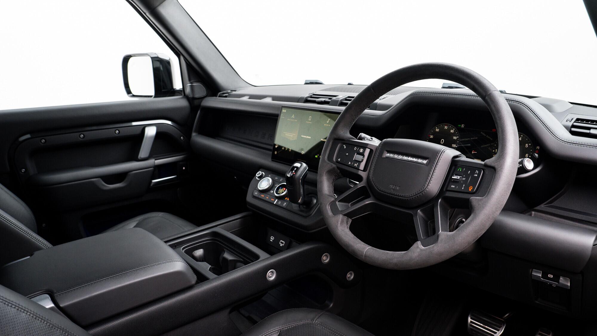 Land Rover Defender view 40