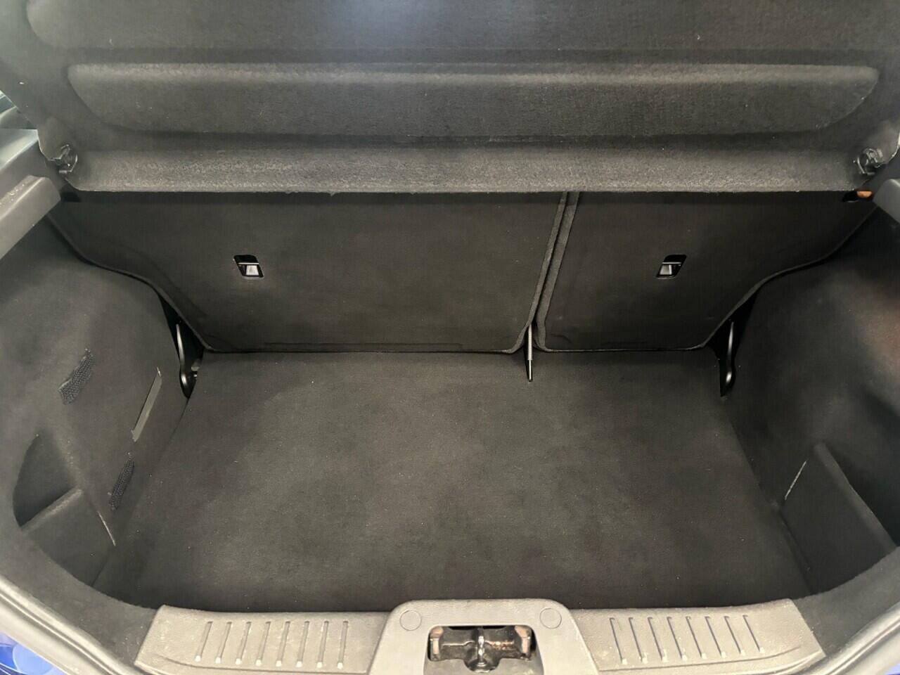 Ford Fiesta view 26