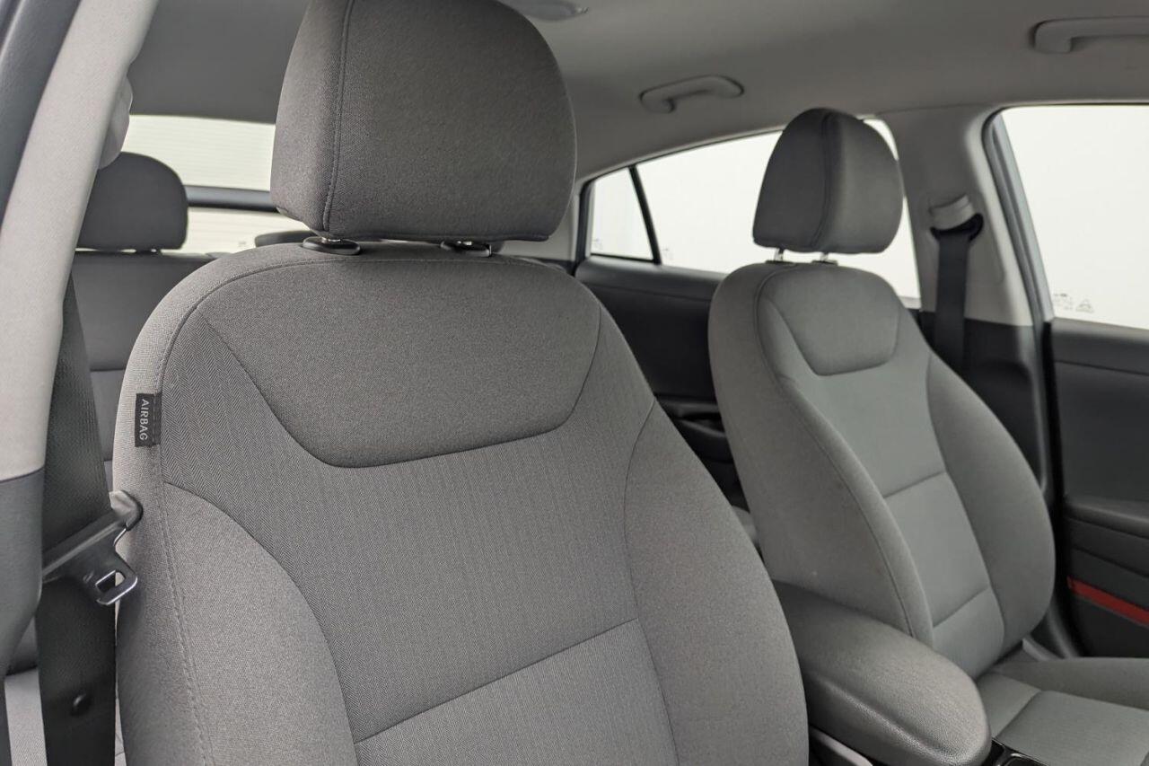Hyundai Ioniq view 14