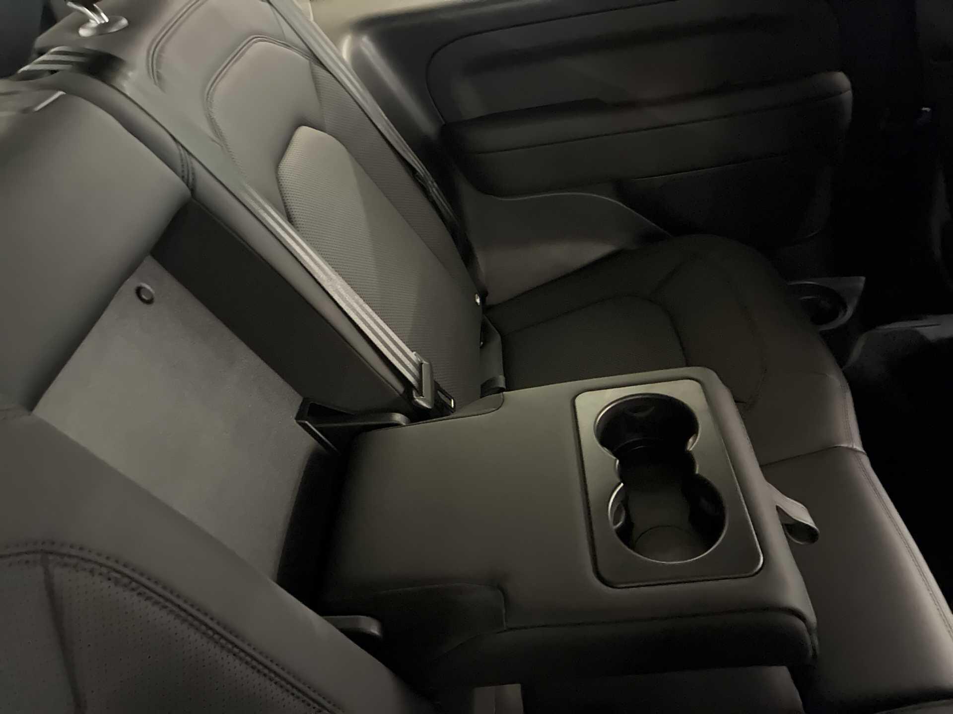 Land Rover Defender view 31