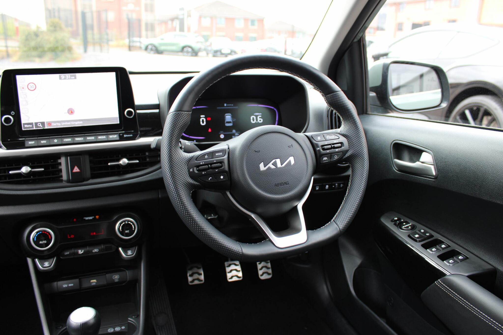 Kia Picanto view 12