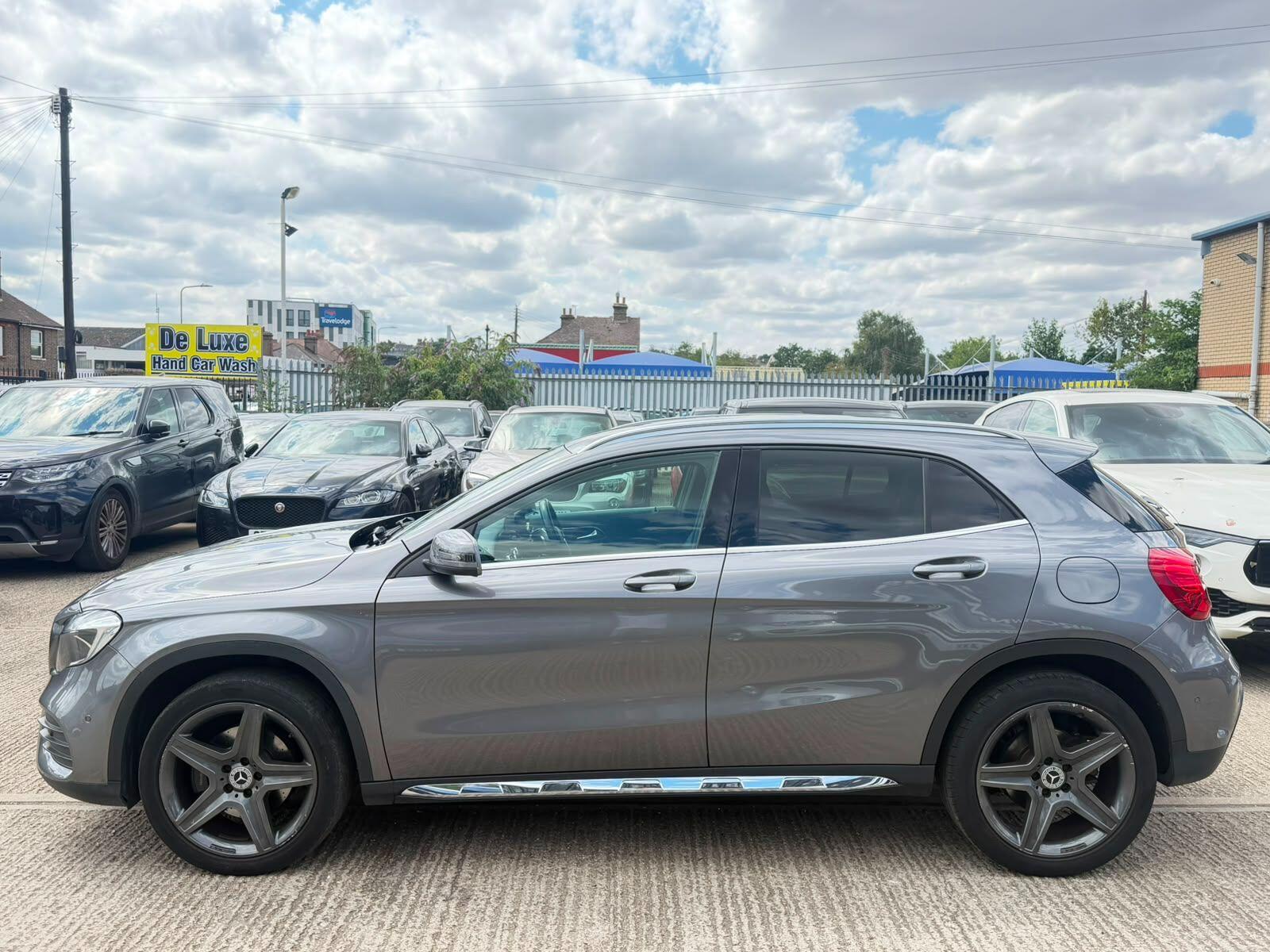 Mercedes-Benz Gla view 5