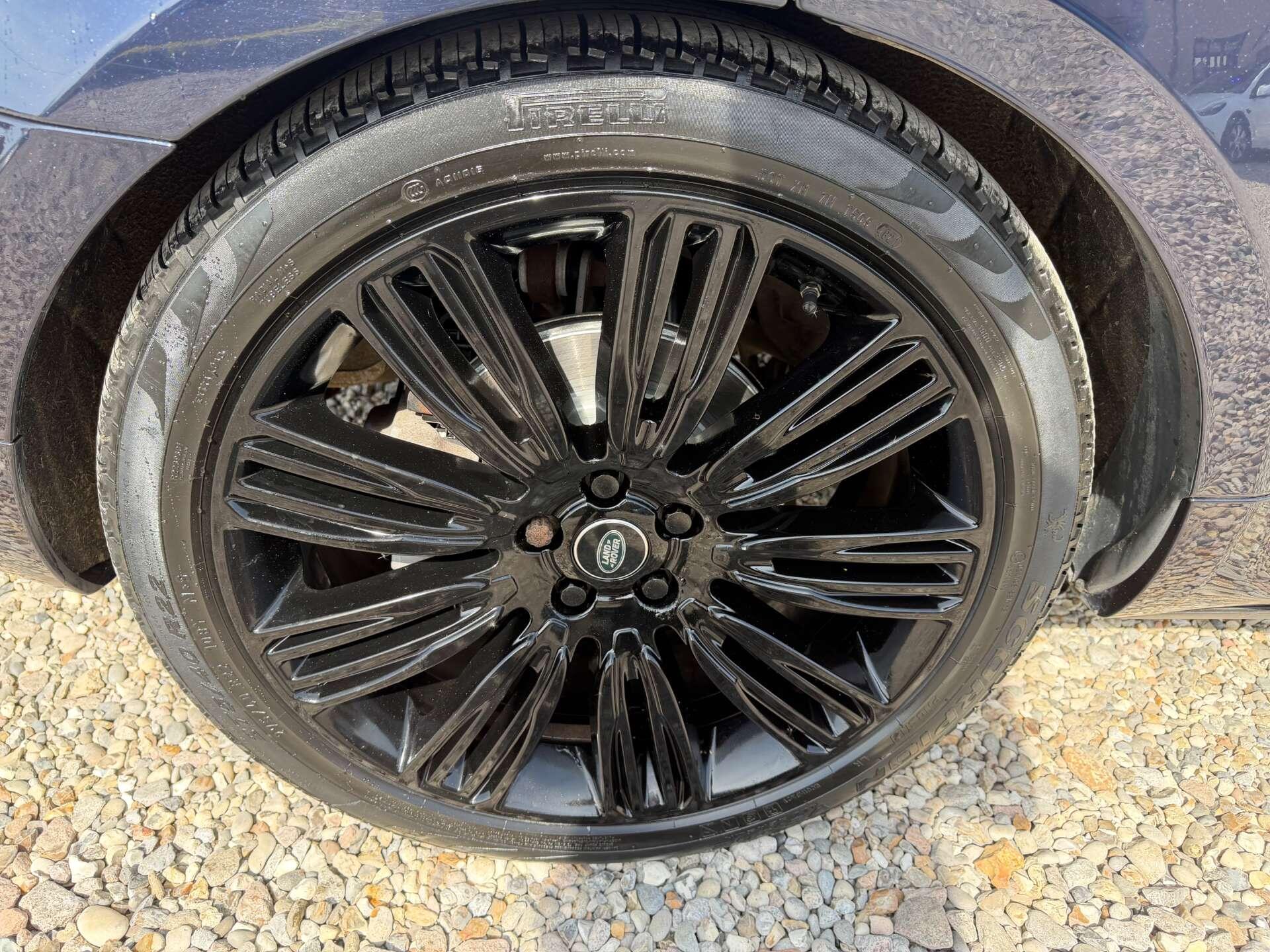 Land Rover Range Rover Sport view 11