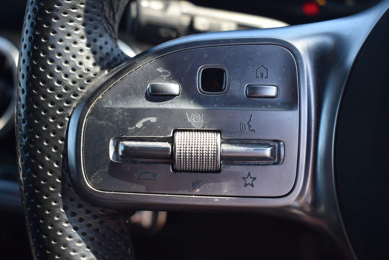 Mercedes-Benz Gla view 24