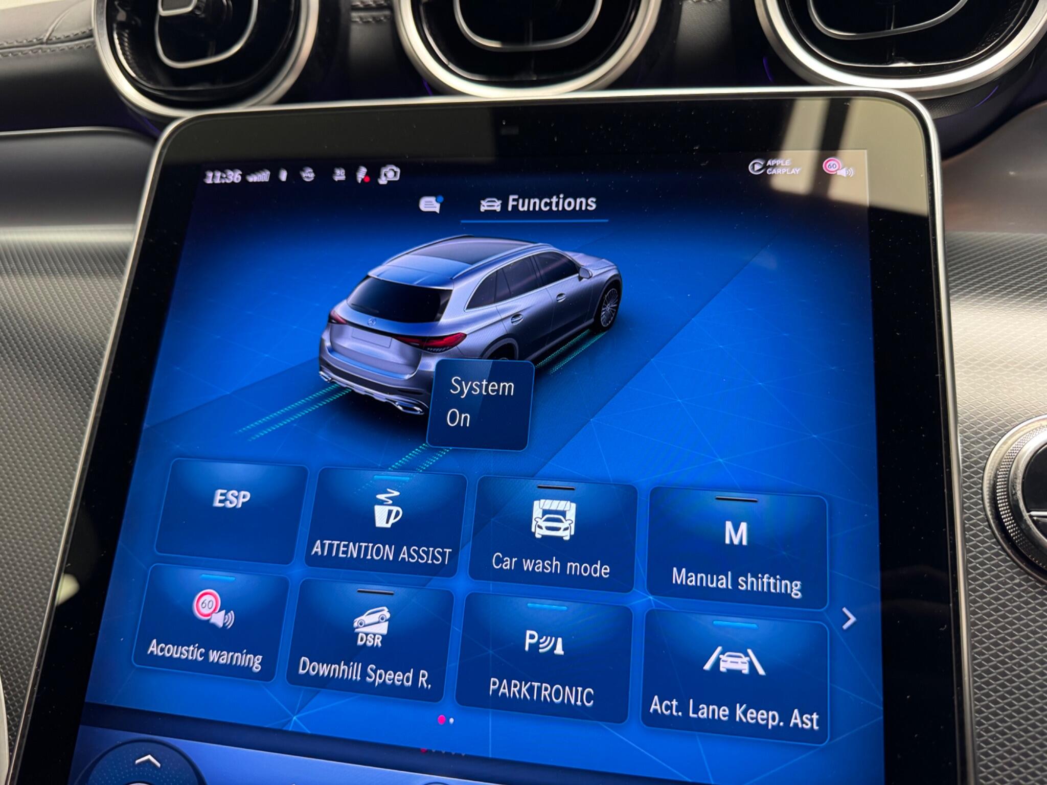 Mercedes-Benz GLC view 27