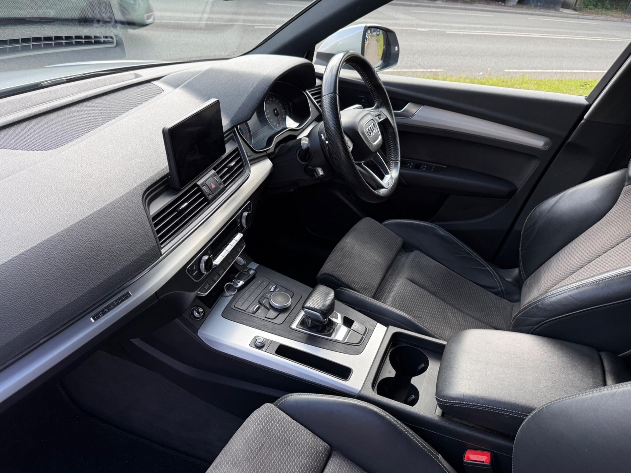 Audi Q5 view 59