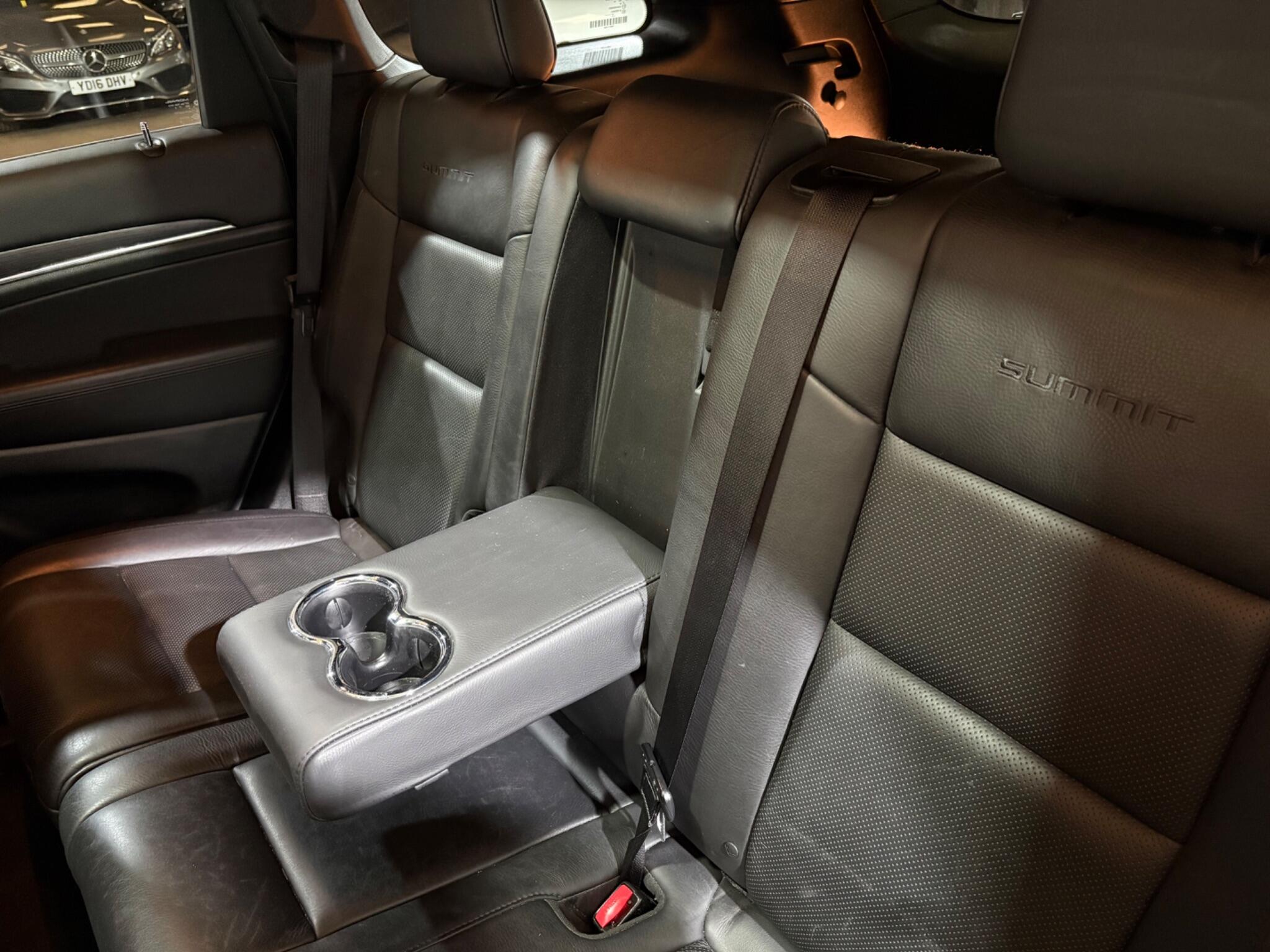 Jeep Grand Cherokee view 56
