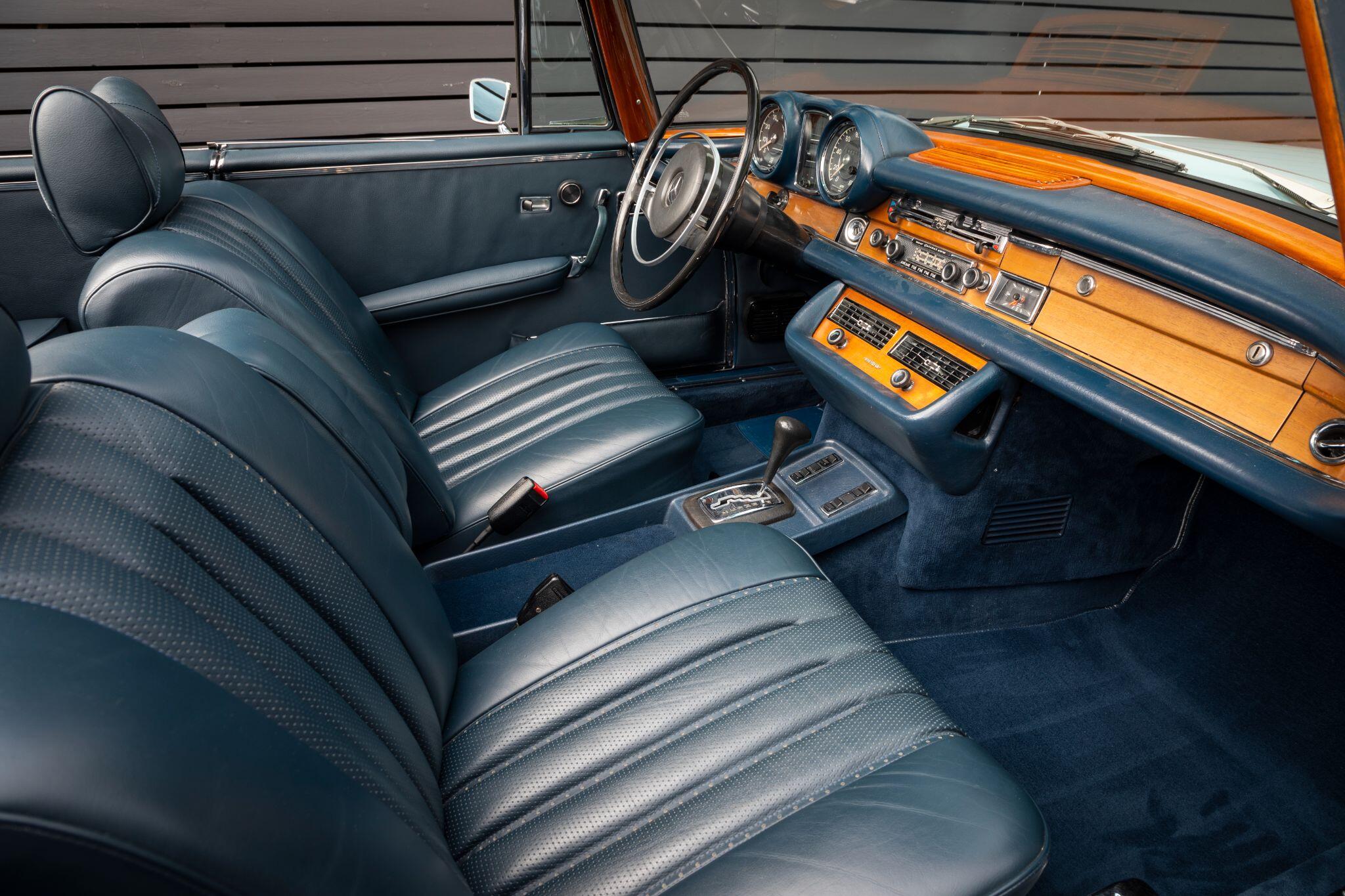 Mercedes-Benz 280 view 36