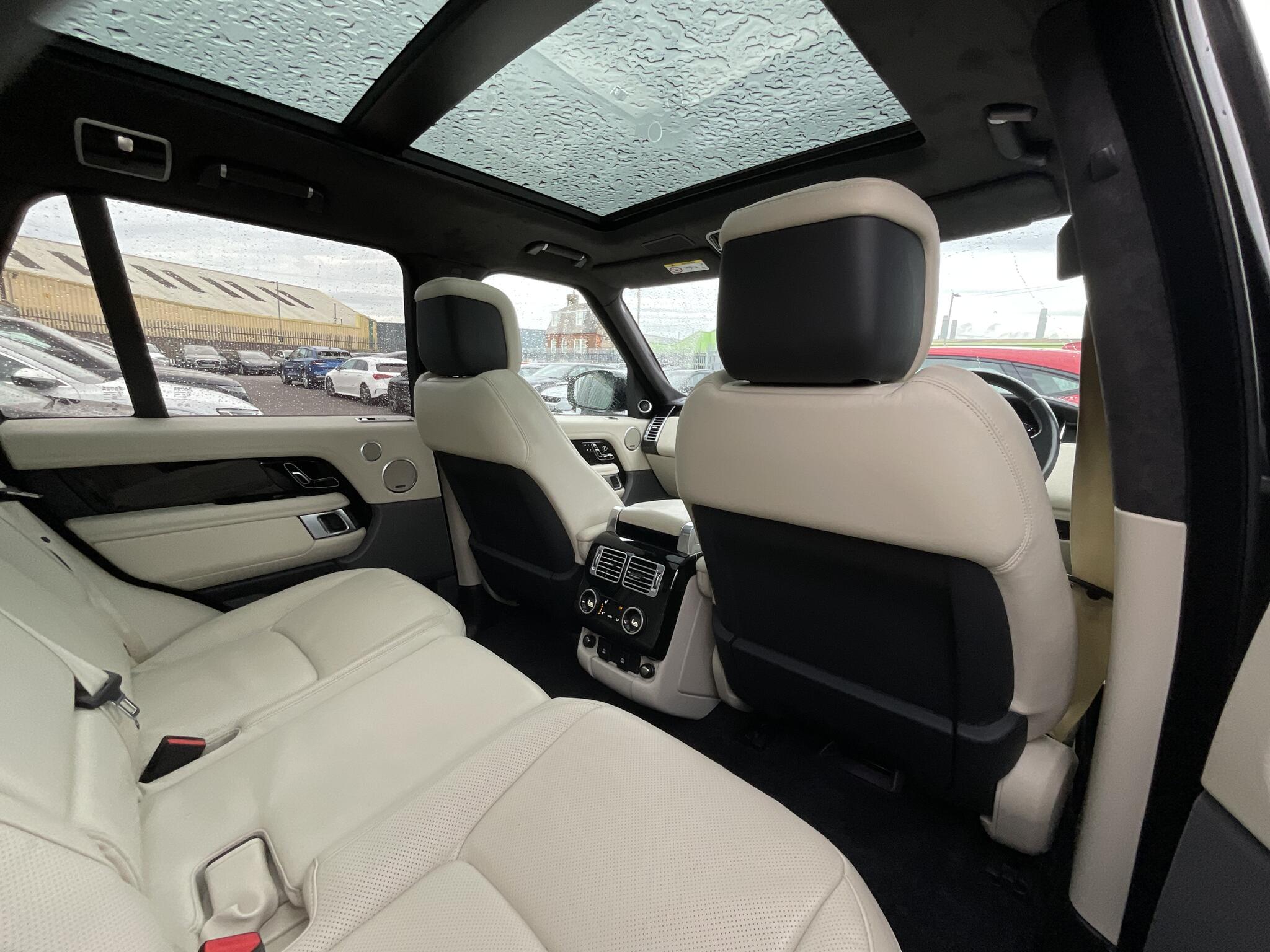 Land Rover Range Rover view 9