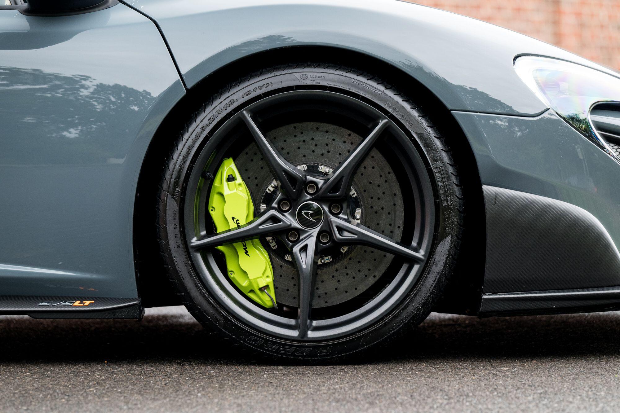 McLaren 675LT view 26