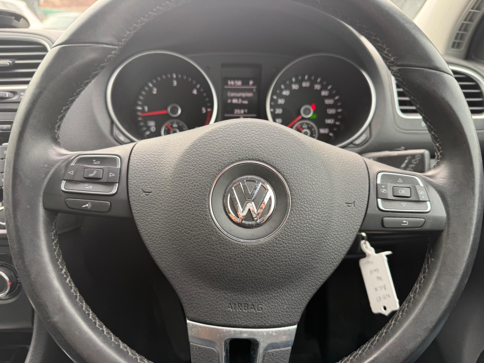 Volkswagen Golf view 6