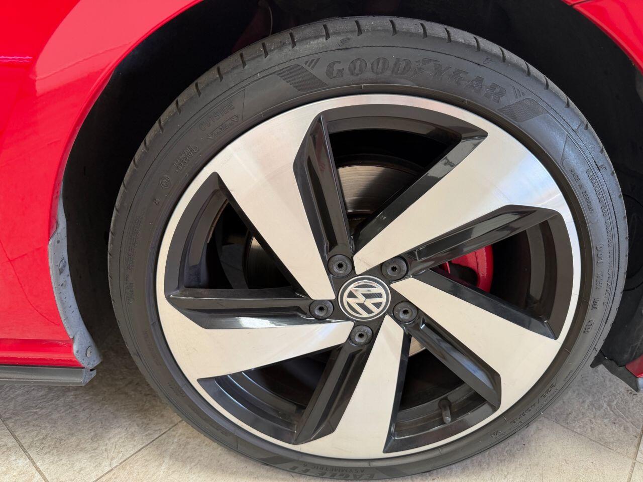 Volkswagen Golf view 17