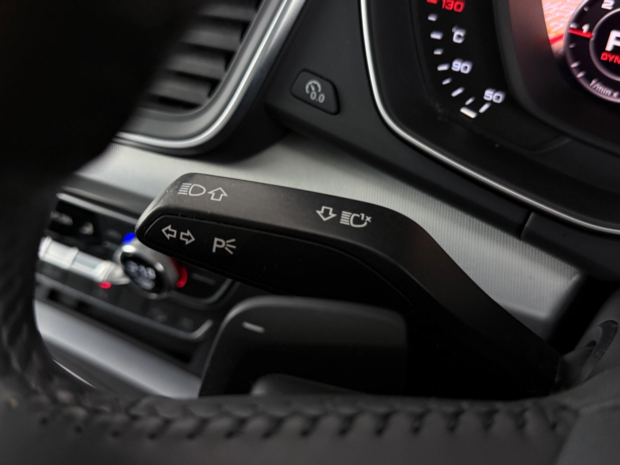 Audi Q5 view 18