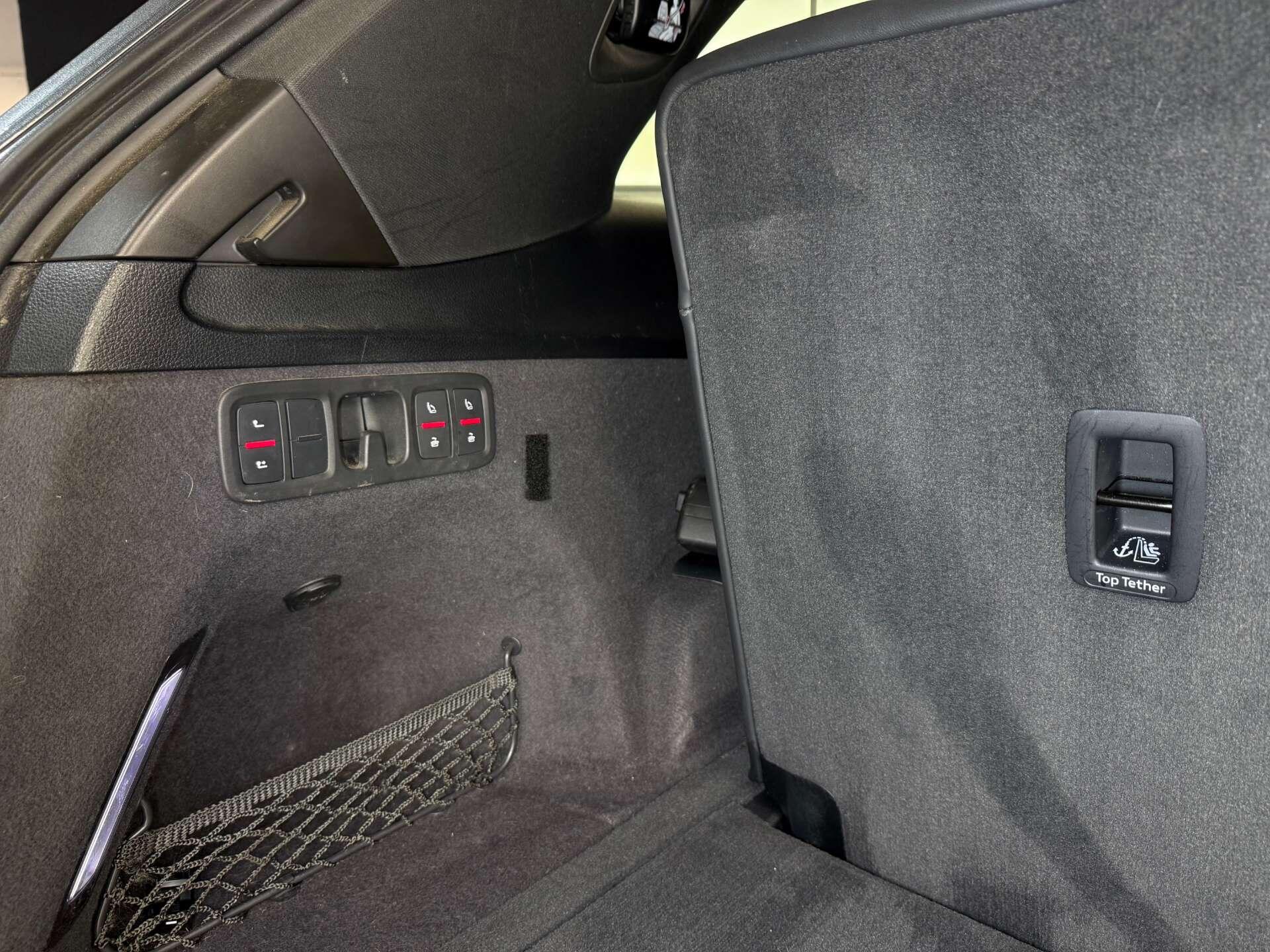 Audi Q7 view 13