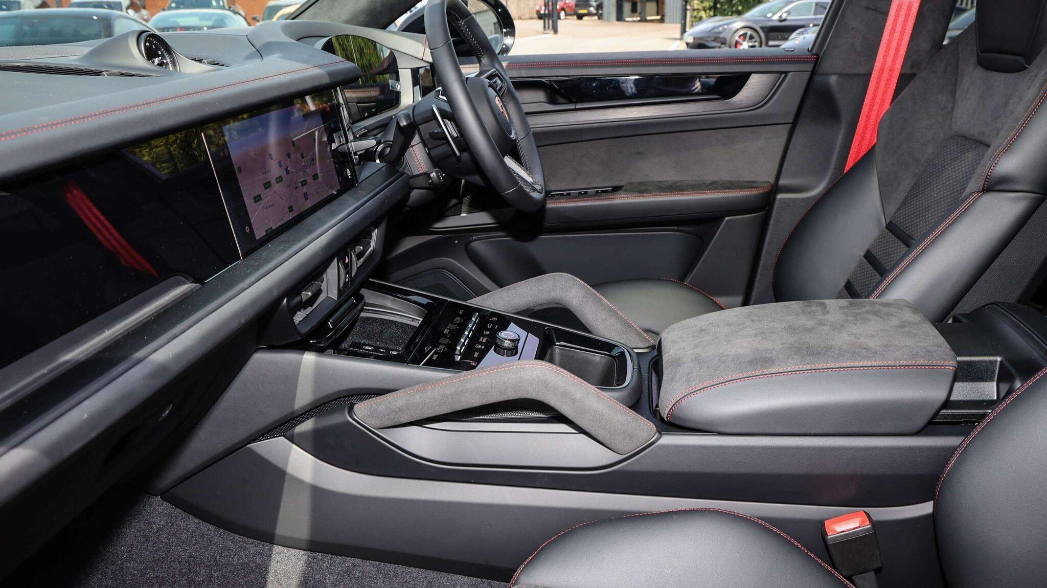 Porsche Cayenne view 13