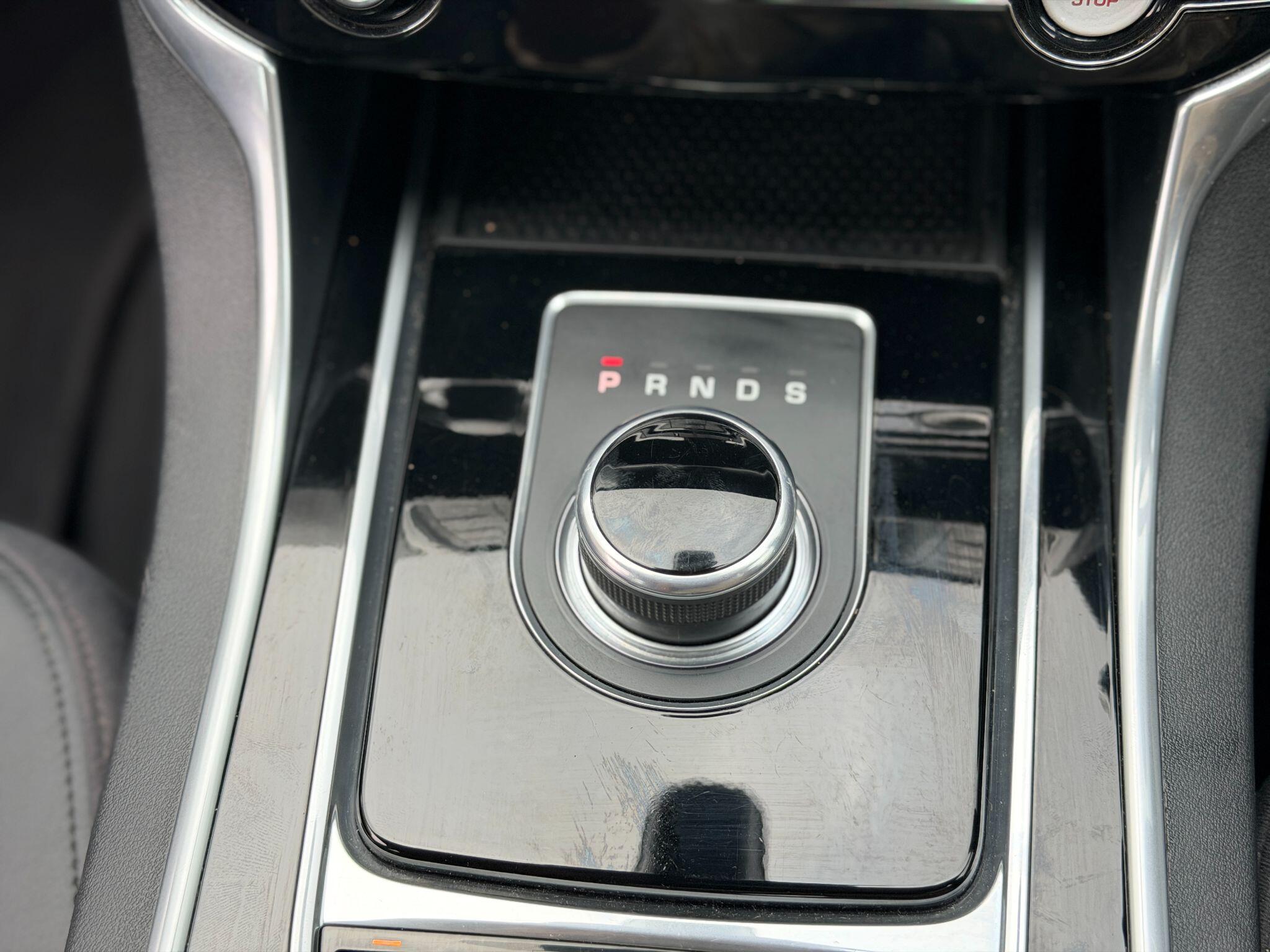 Jaguar Xe view 35