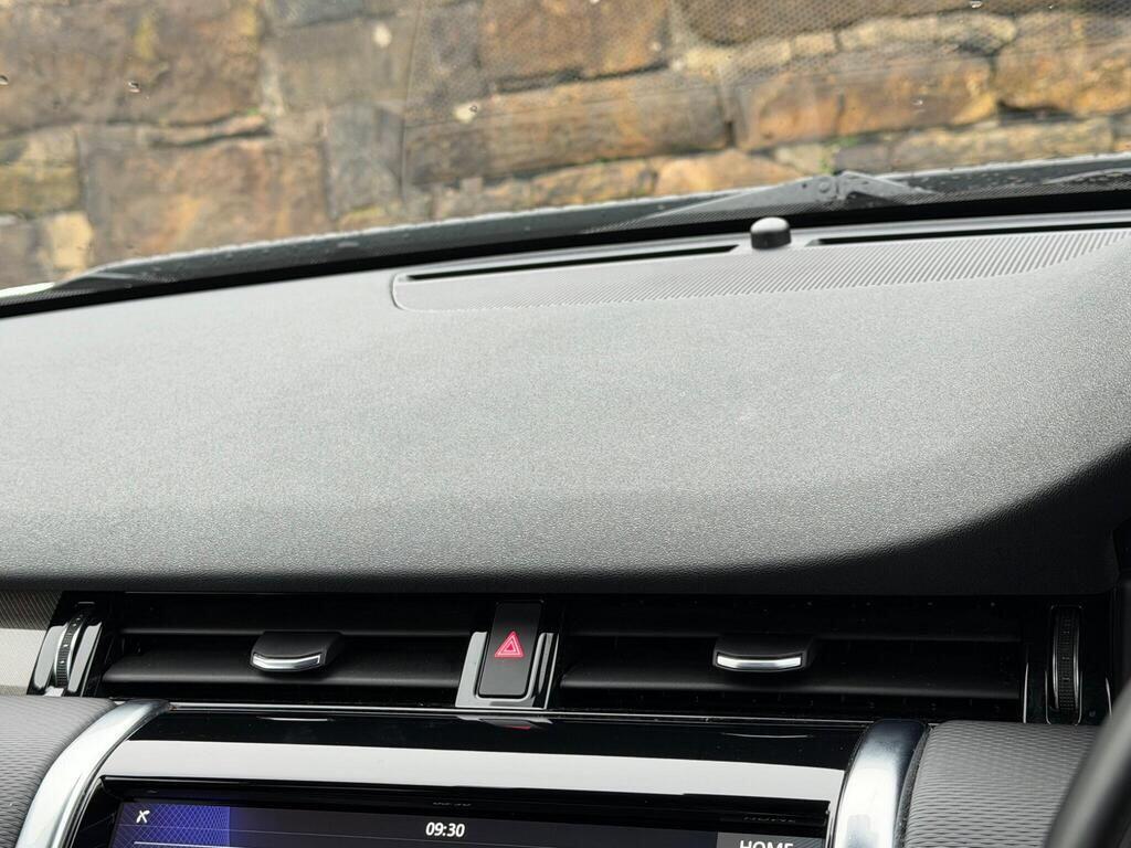 Land Rover Discovery Sport view 29