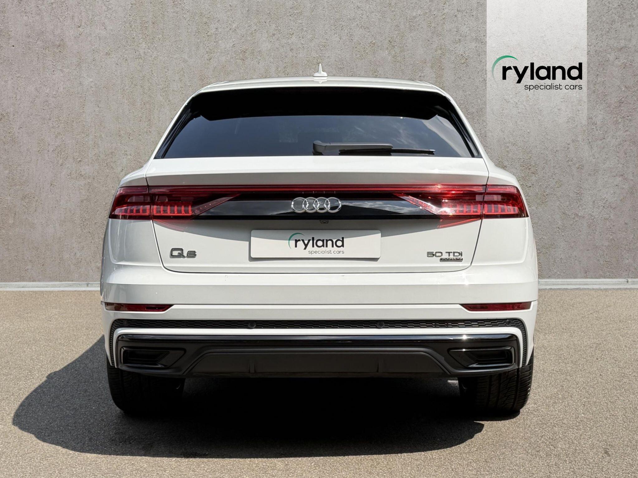 Audi Audi Q8 view 8