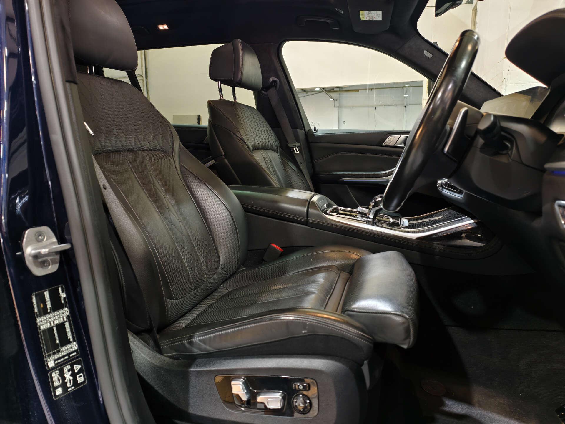 BMW X7 view 34